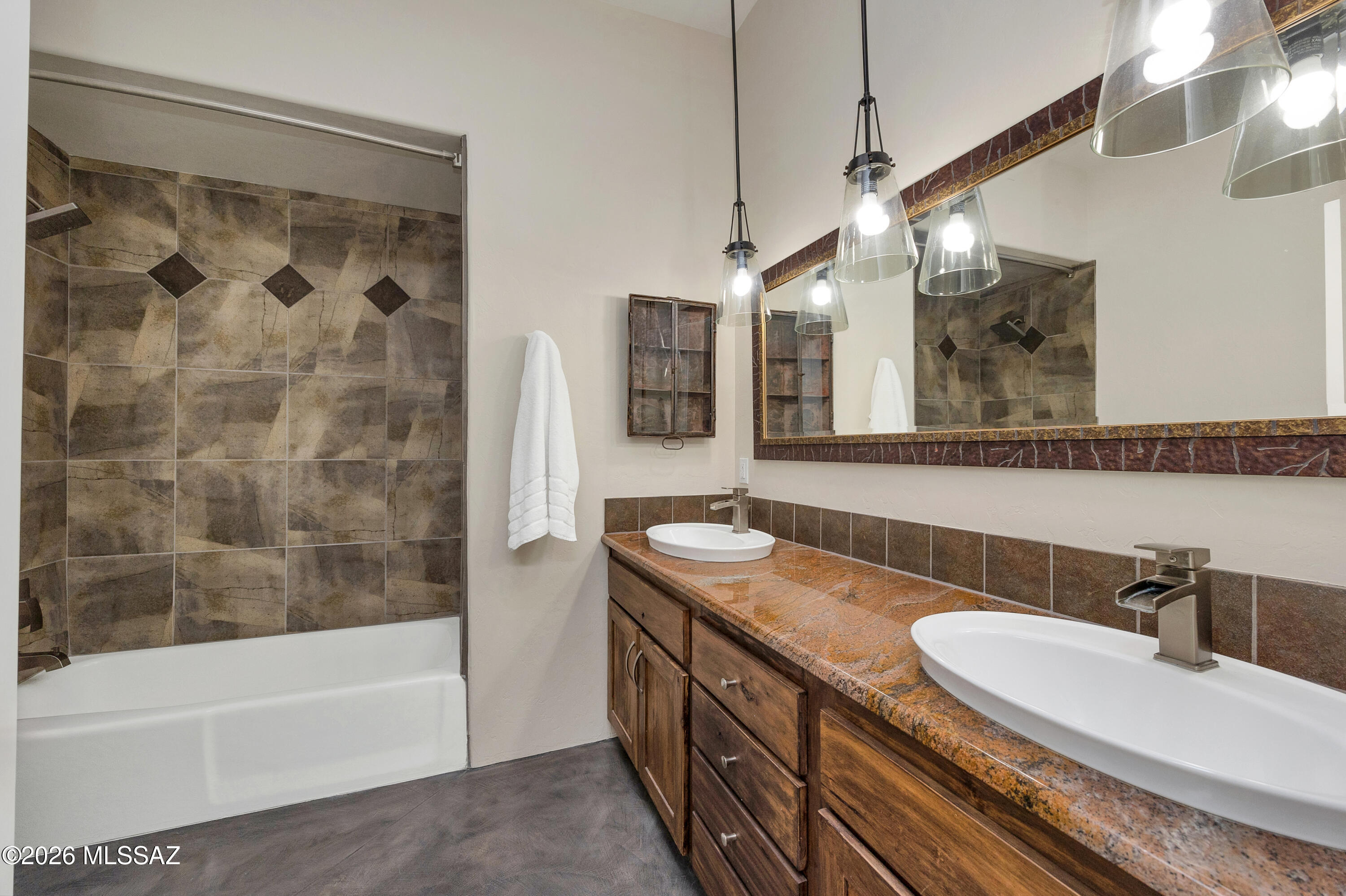 Casas Adobes Vistas (1-21) - Residential