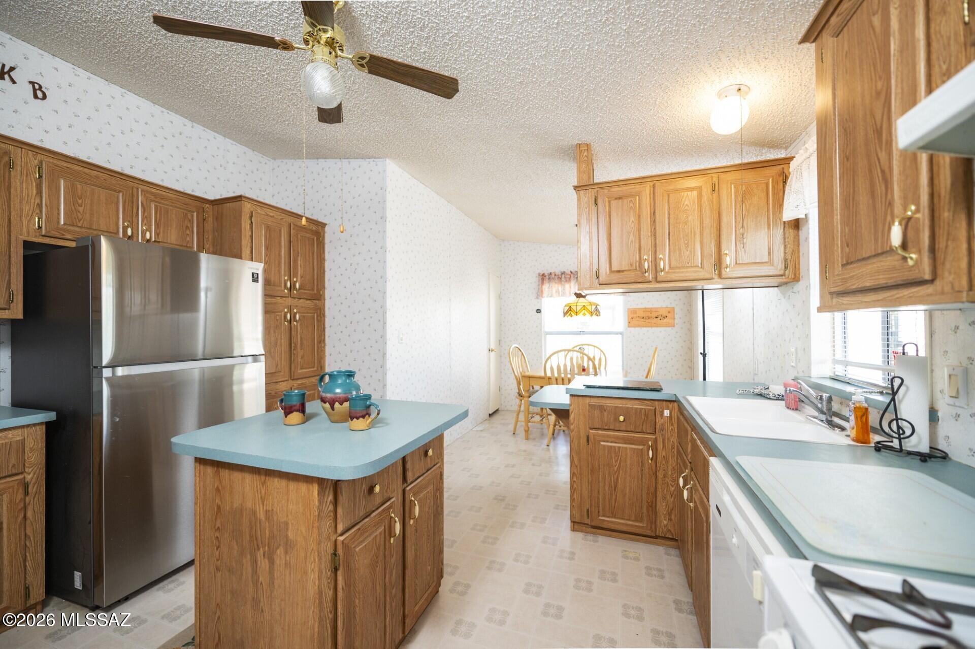 Mescal Lakes - Residential