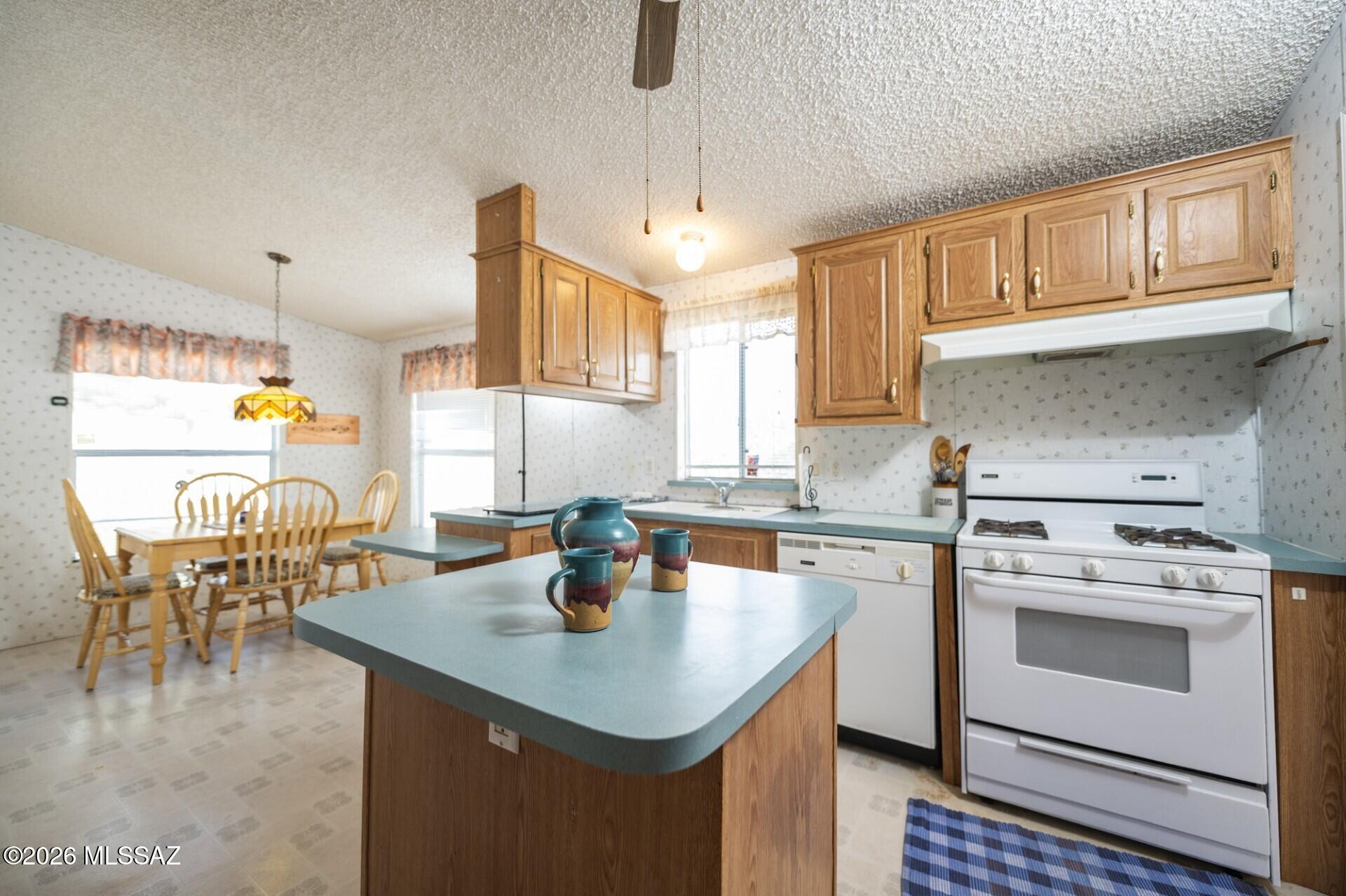 Mescal Lakes - Residential