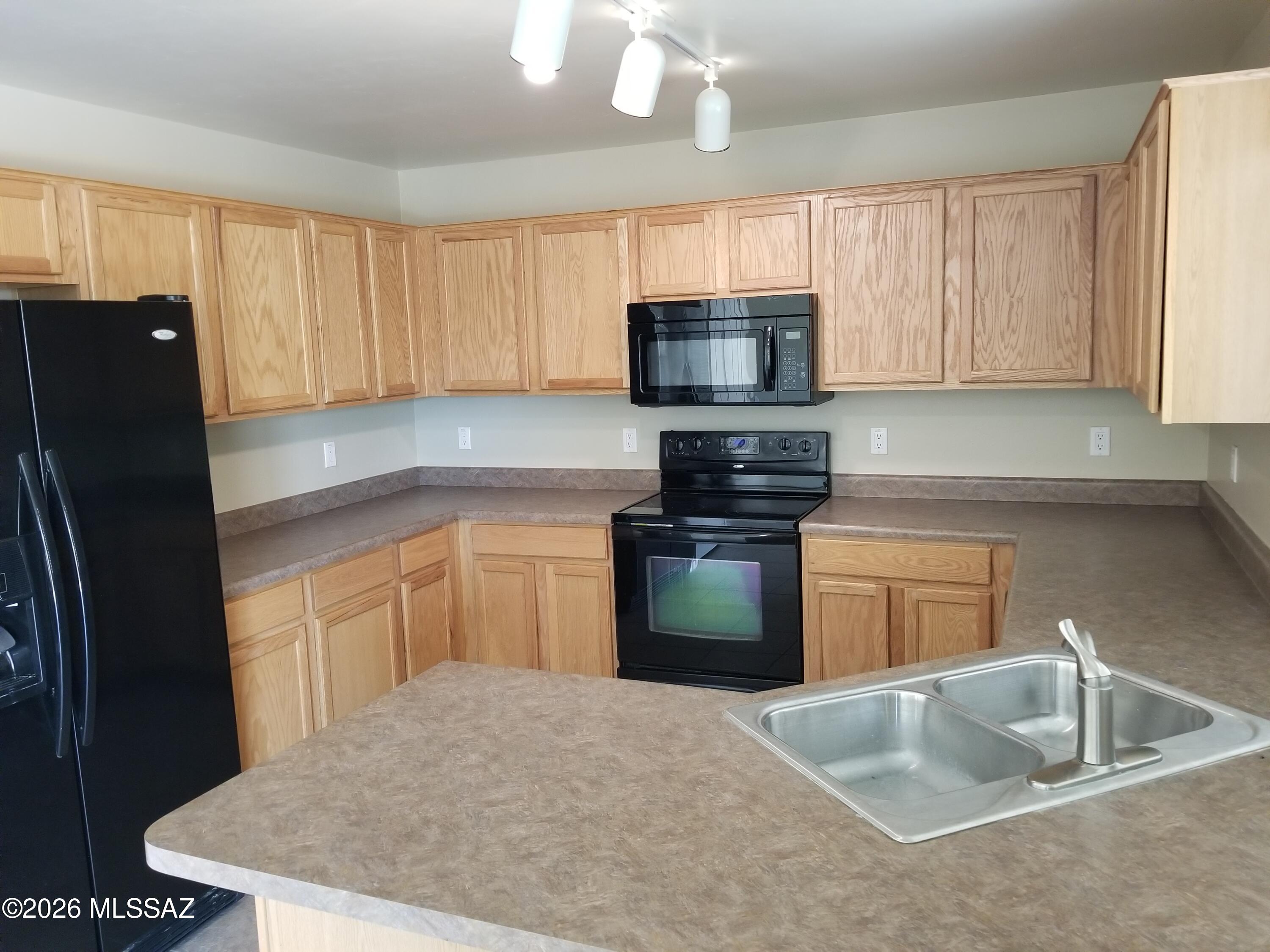 Valencia Reserve (1-326) - Residential Lease