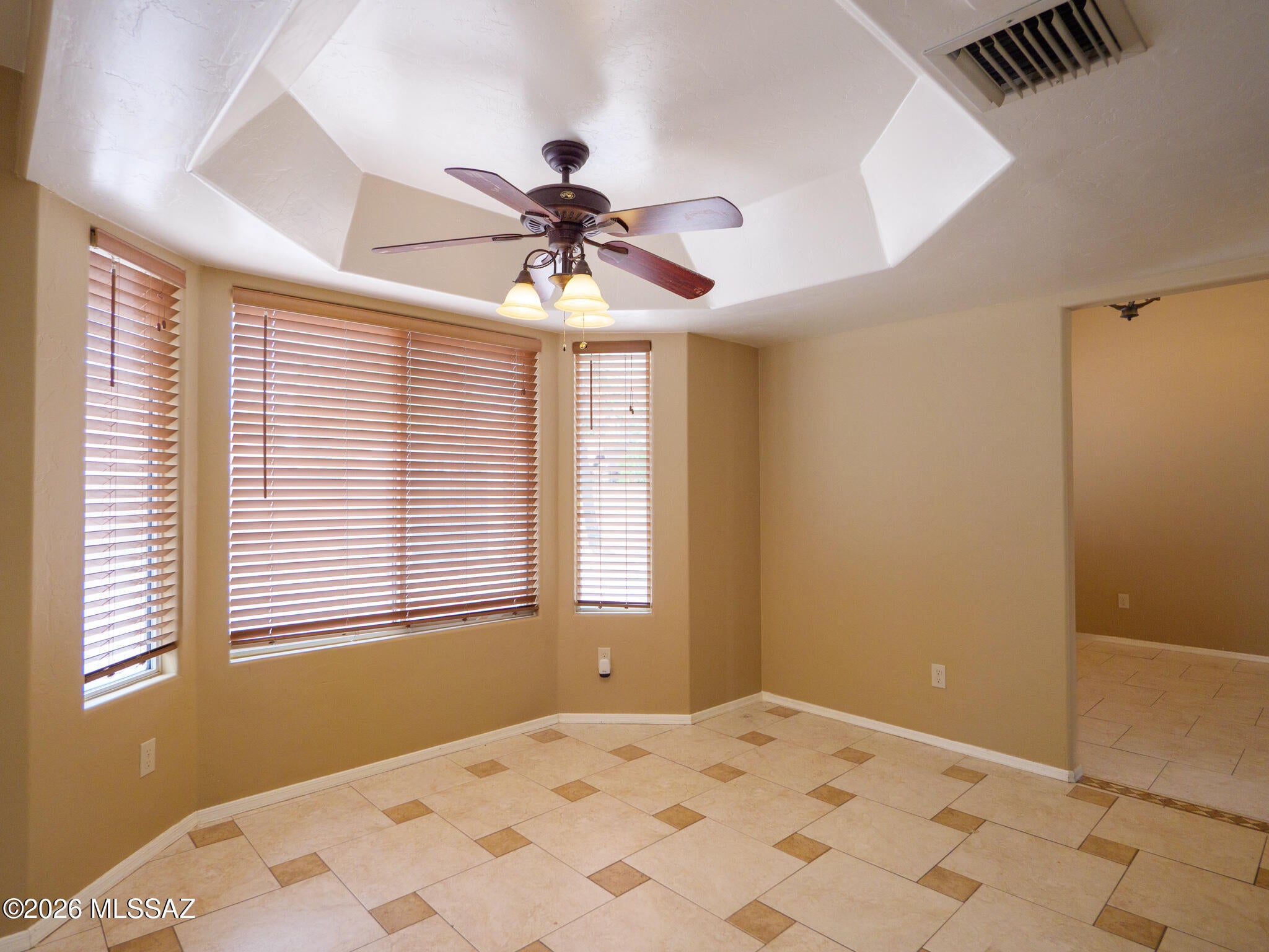 Sonrisa (1-121) - Residential Lease