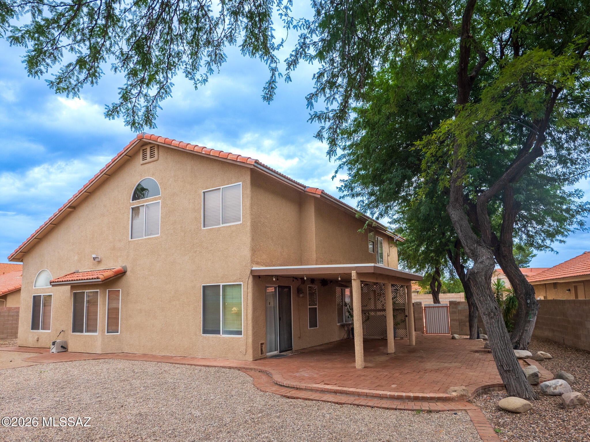 Sonrisa (1-121) - Residential Lease