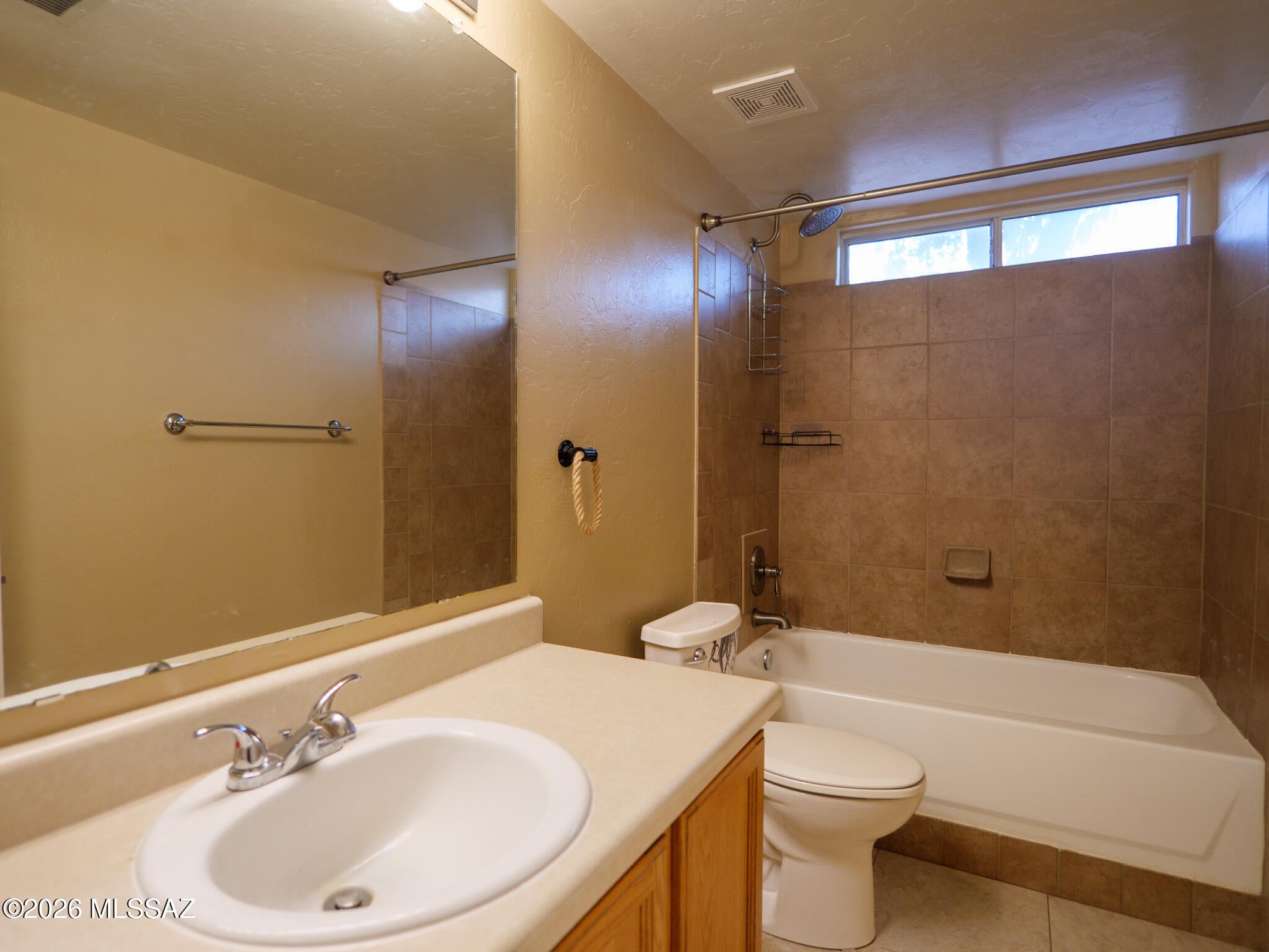 Sonrisa (1-121) - Residential Lease