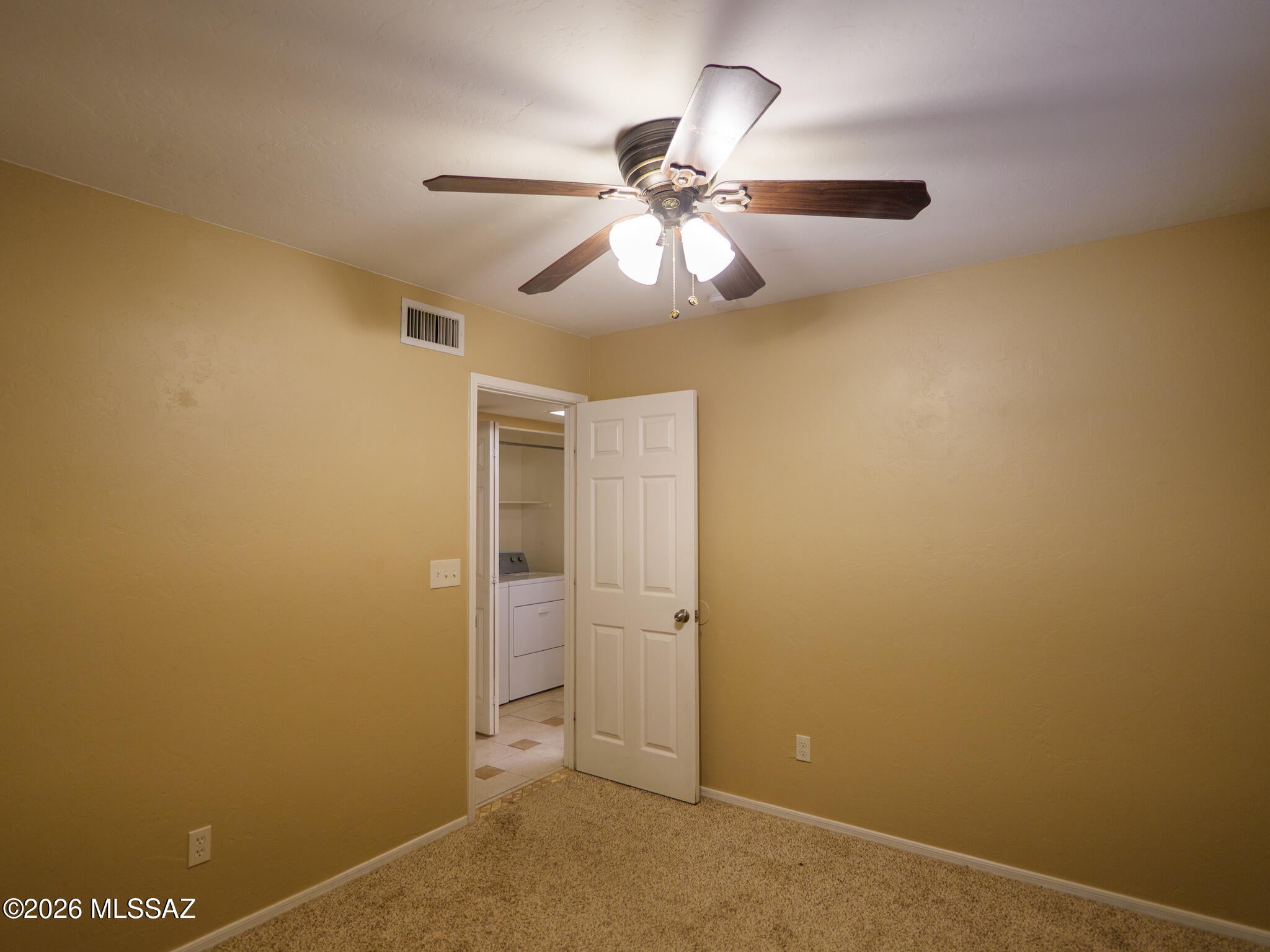 Sonrisa (1-121) - Residential Lease