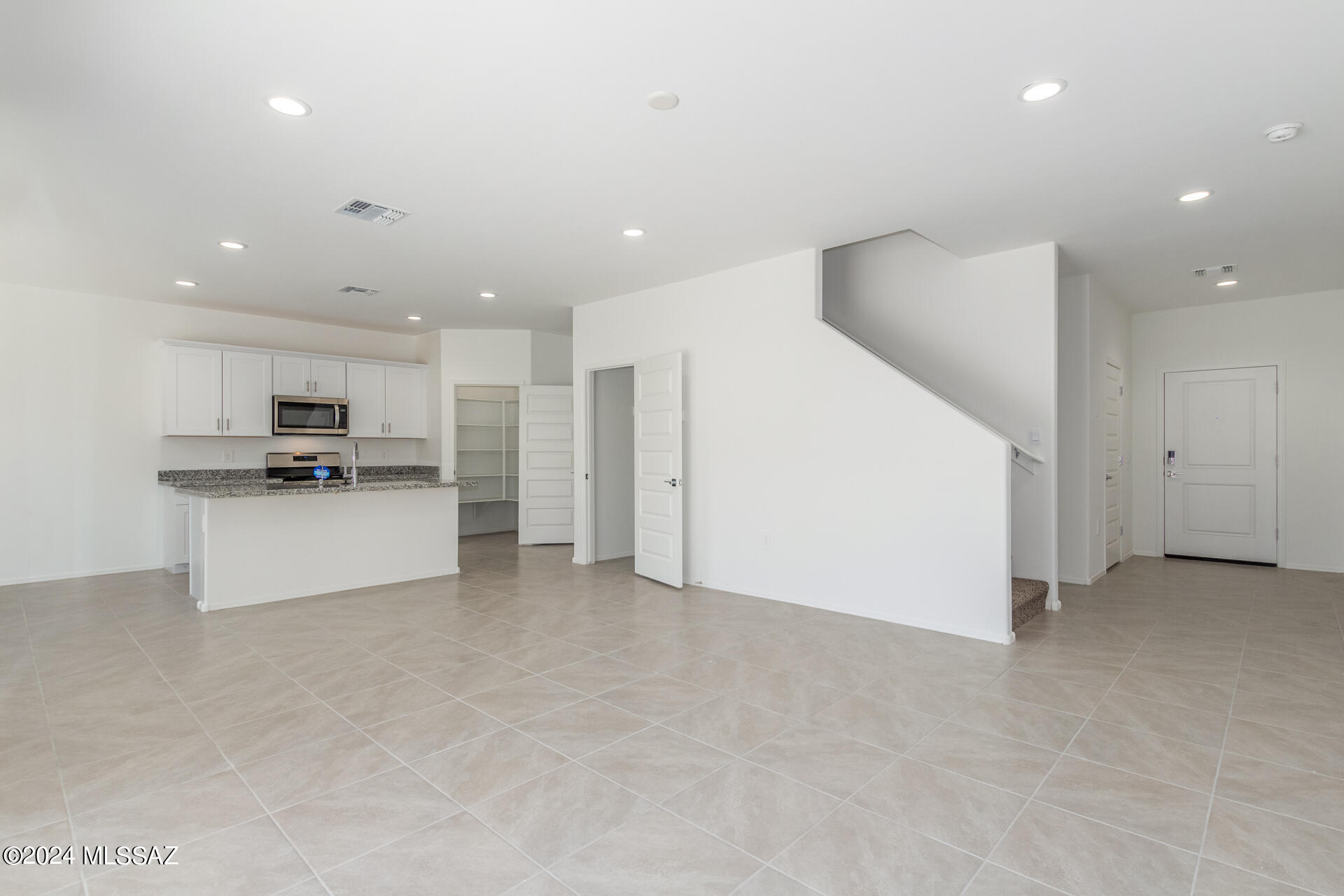 Saguaro Bloom SQ20180540069 - Residential
