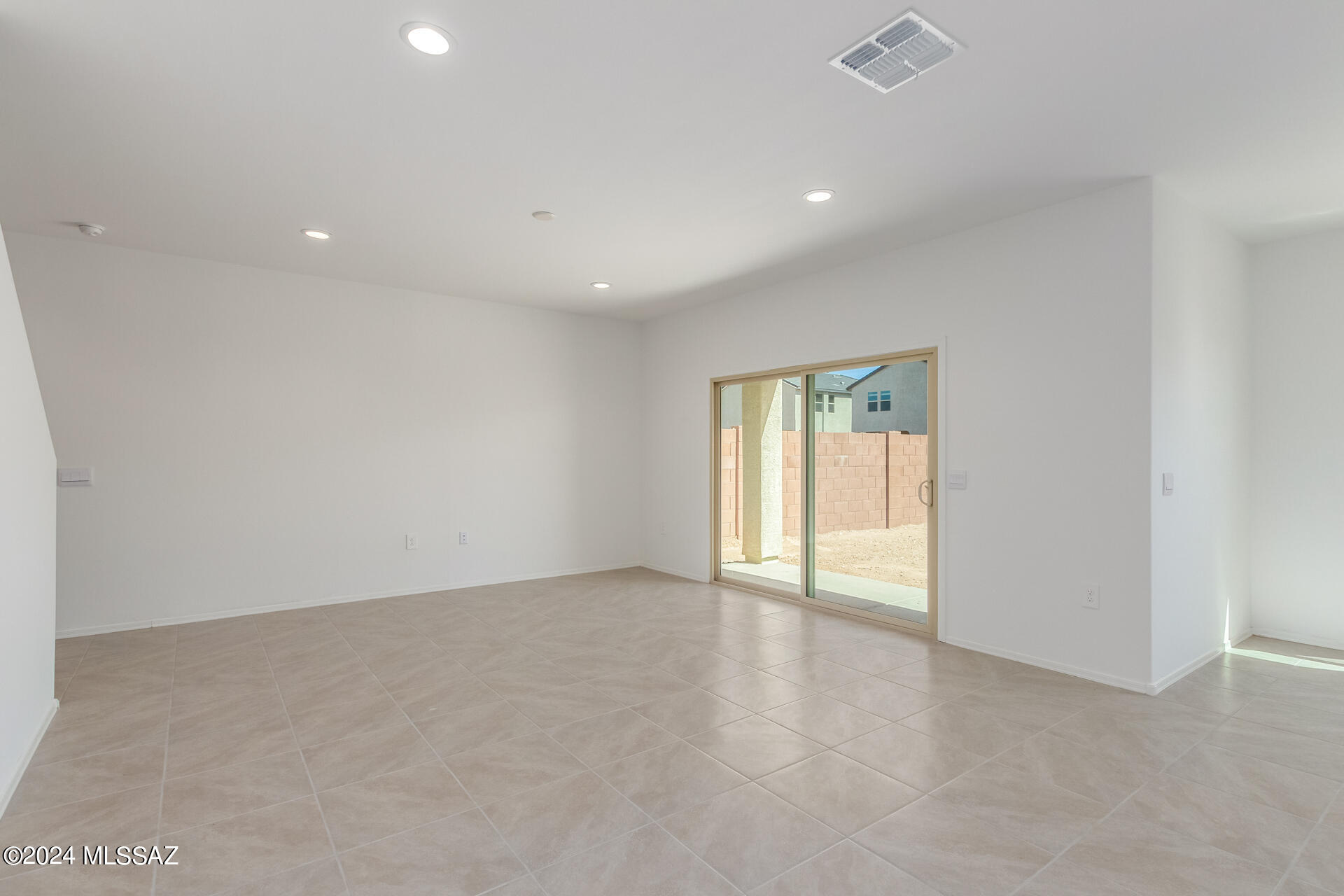 Saguaro Bloom SQ20180540069 - Residential