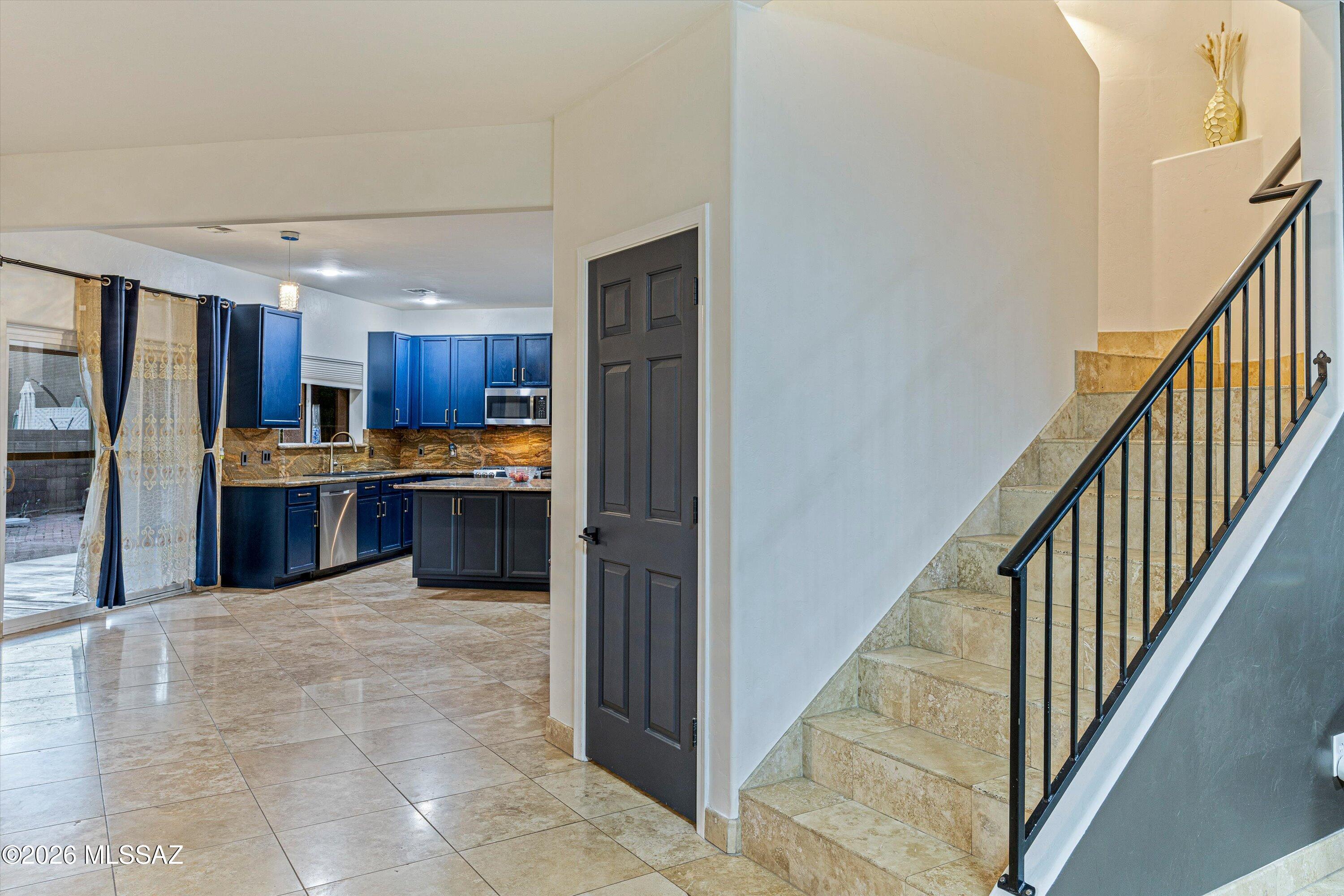 Black Horse (1-411) - Residential