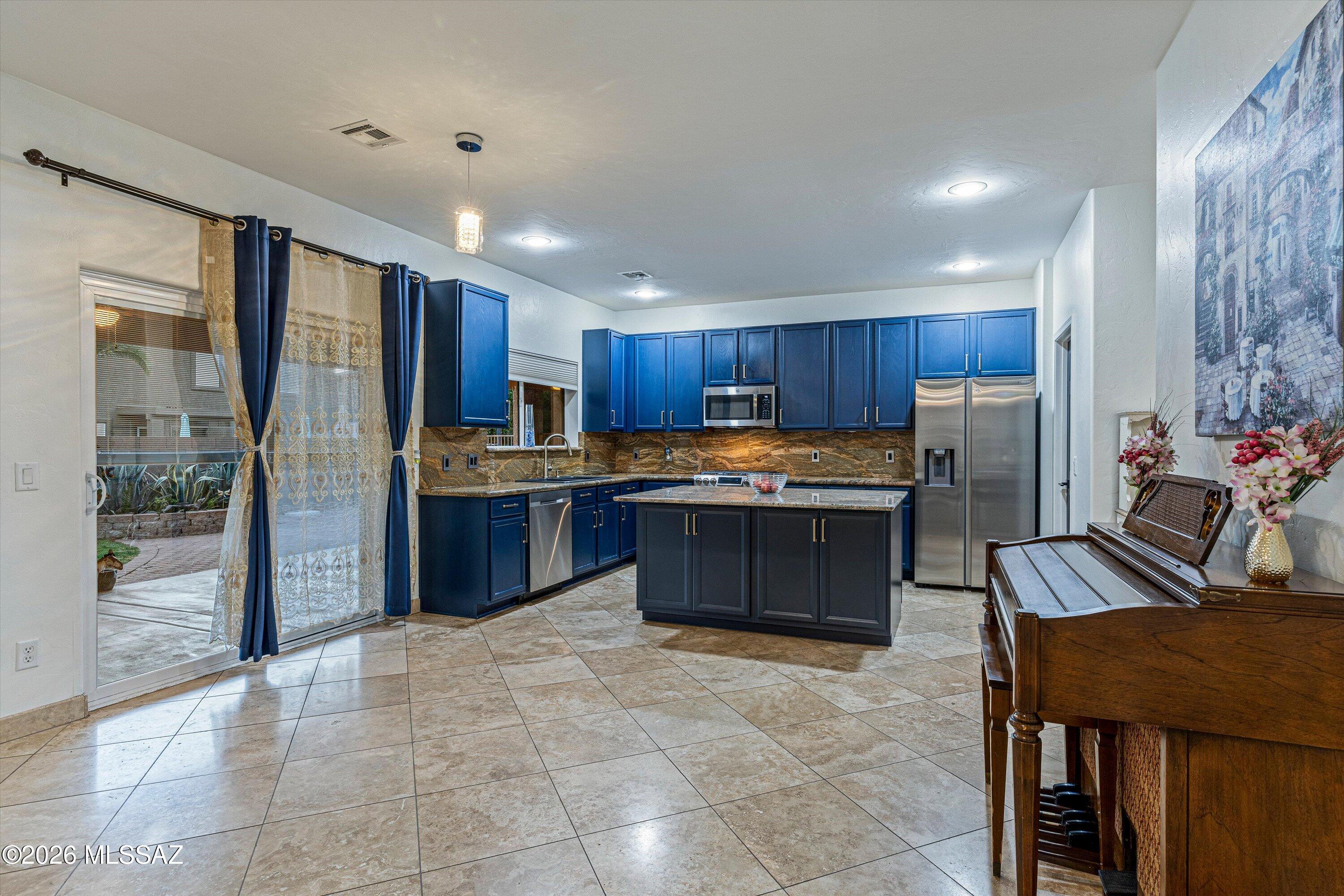Black Horse (1-411) - Residential