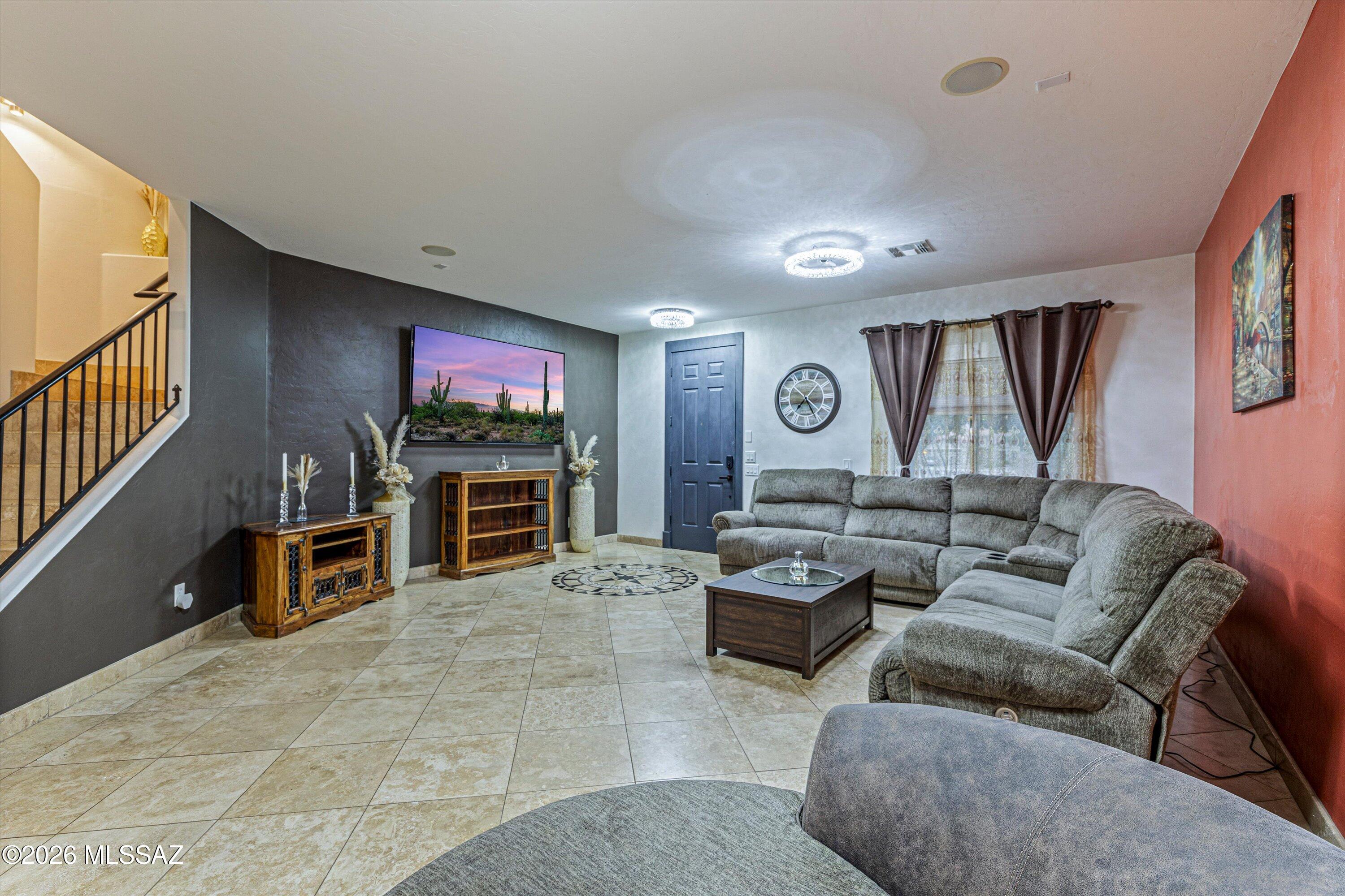 Black Horse (1-411) - Residential