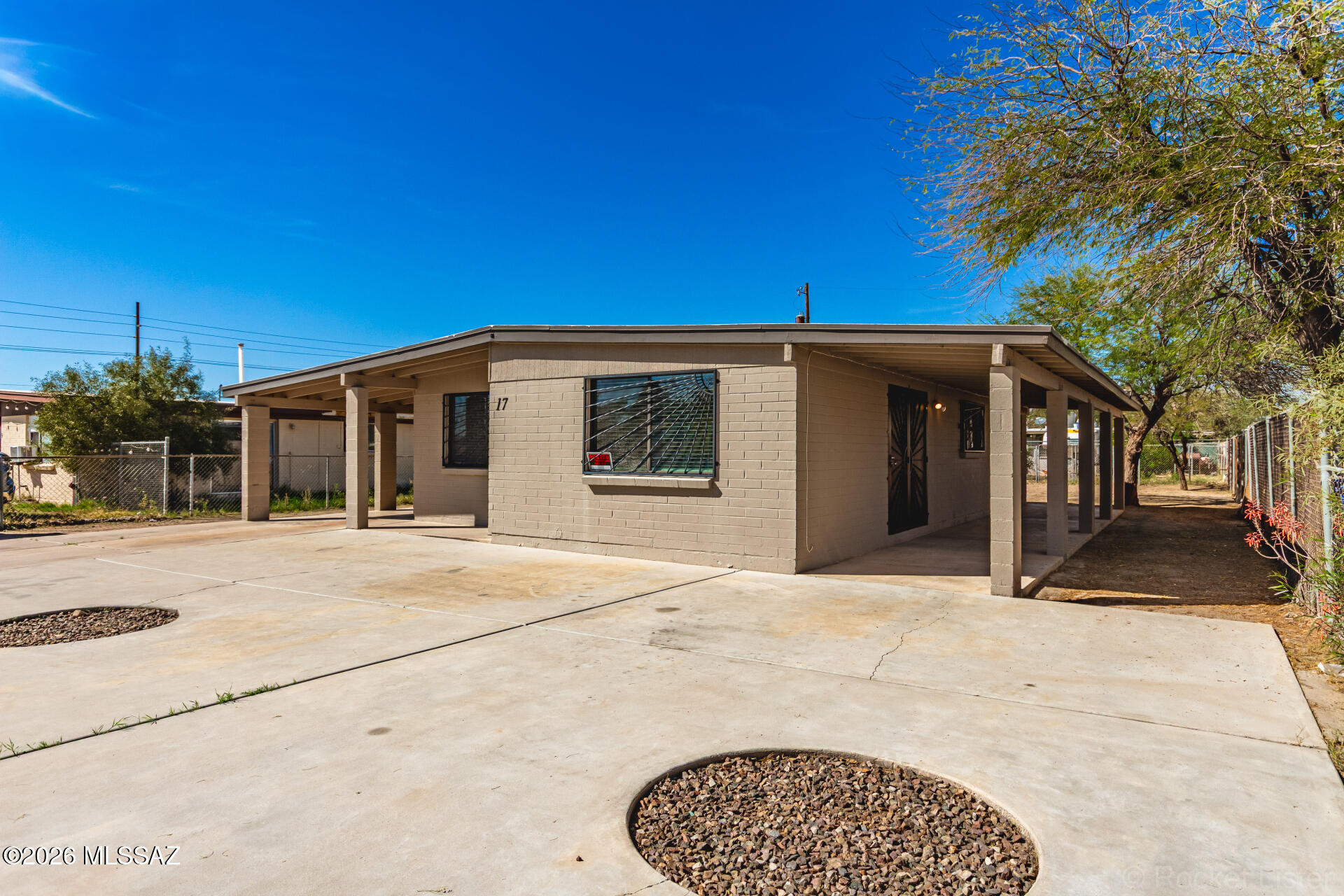 Clean, Updated/Remodeled & Move-in-ready!3-Bed, 2-Bath Home that promises comfort and convenience! New HVAC, Newer roof, New Paint inside and Out, New Cabinets, All New appliances, & Tile Throughout.  Discover an inviting living room graced with abundant natural light and tile flooring, creating a bright and welcoming atmosphere. The eat-in kitchen features glossy stainless steel appliances and ample cabinetry for easy organization, perfect for everyday cooking & dining. Sizable primary bedrm includes a private bathroom with a floor-to-ceiling tile shower. HUGE backyard offers a covered patio where you can enjoy tranquil mornings or relaxing afternoons. Sewer Line just Hydro-Jetted and Lined. Close to free-way, Downtown, UofA,shopping and hospitals.  
Established neighborhood. Priced to s