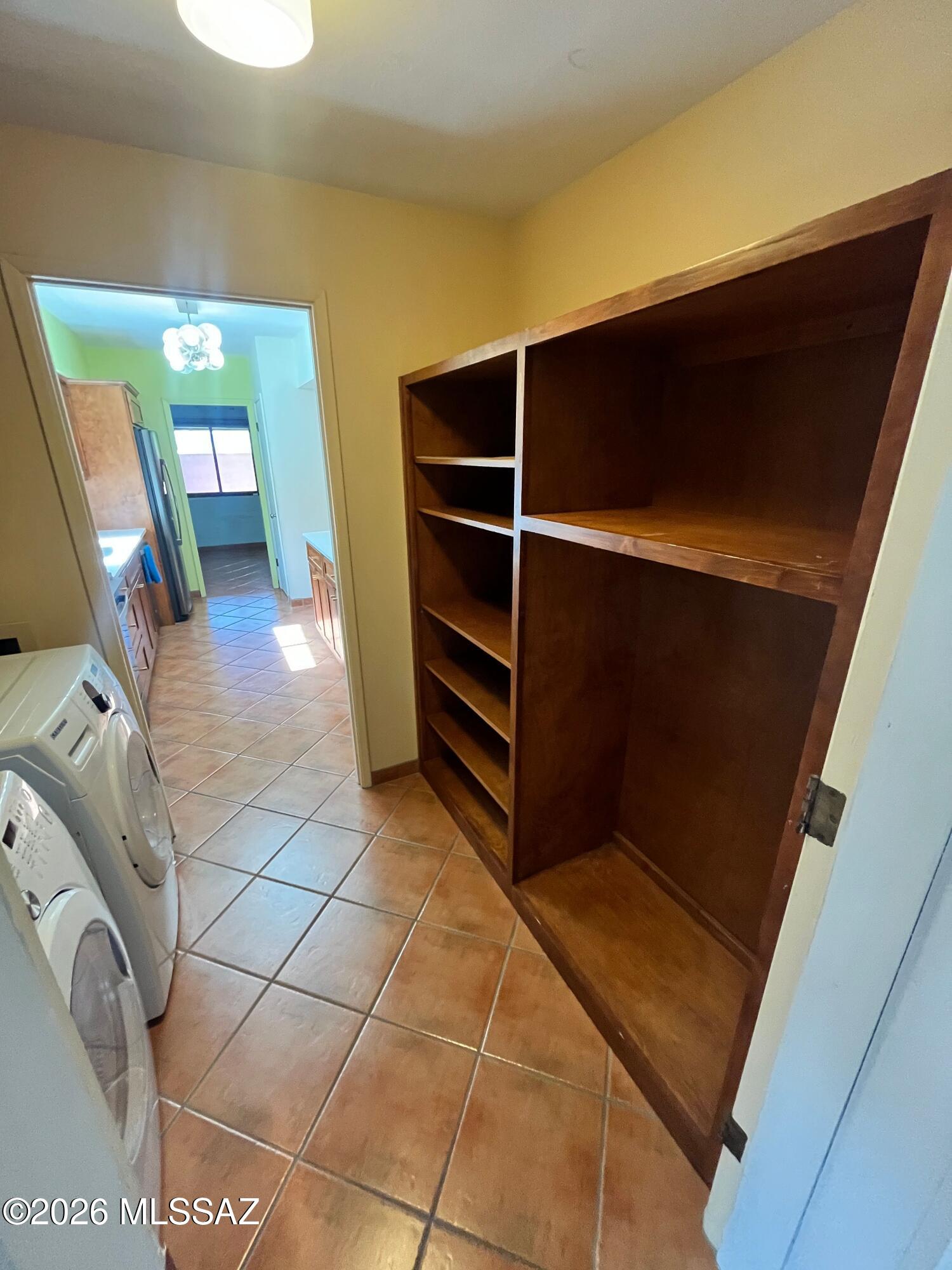 Vista Del Sierras East (1-83) - Residential Lease