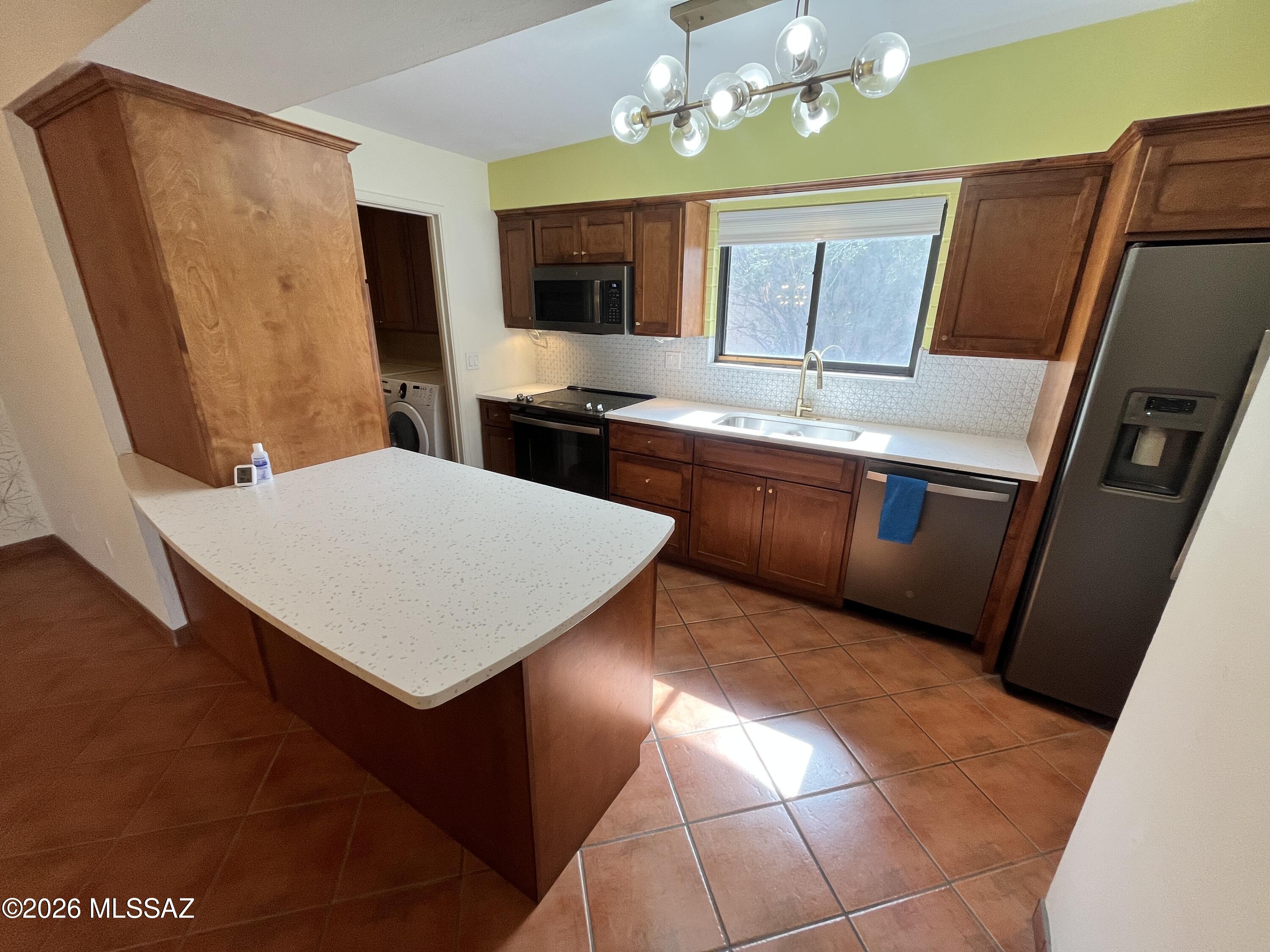 Vista Del Sierras East (1-83) - Residential Lease