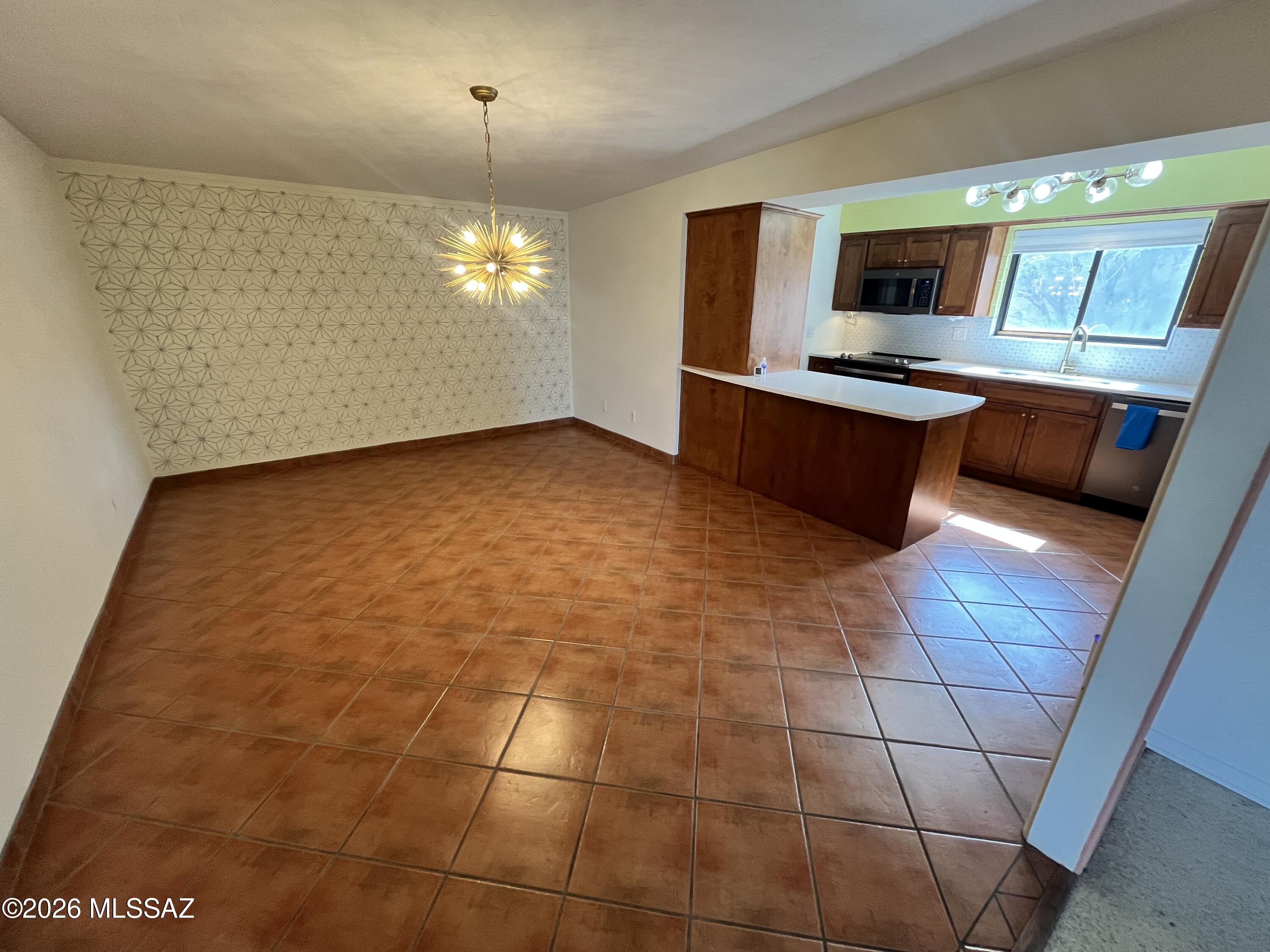 Vista Del Sierras East (1-83) - Residential Lease