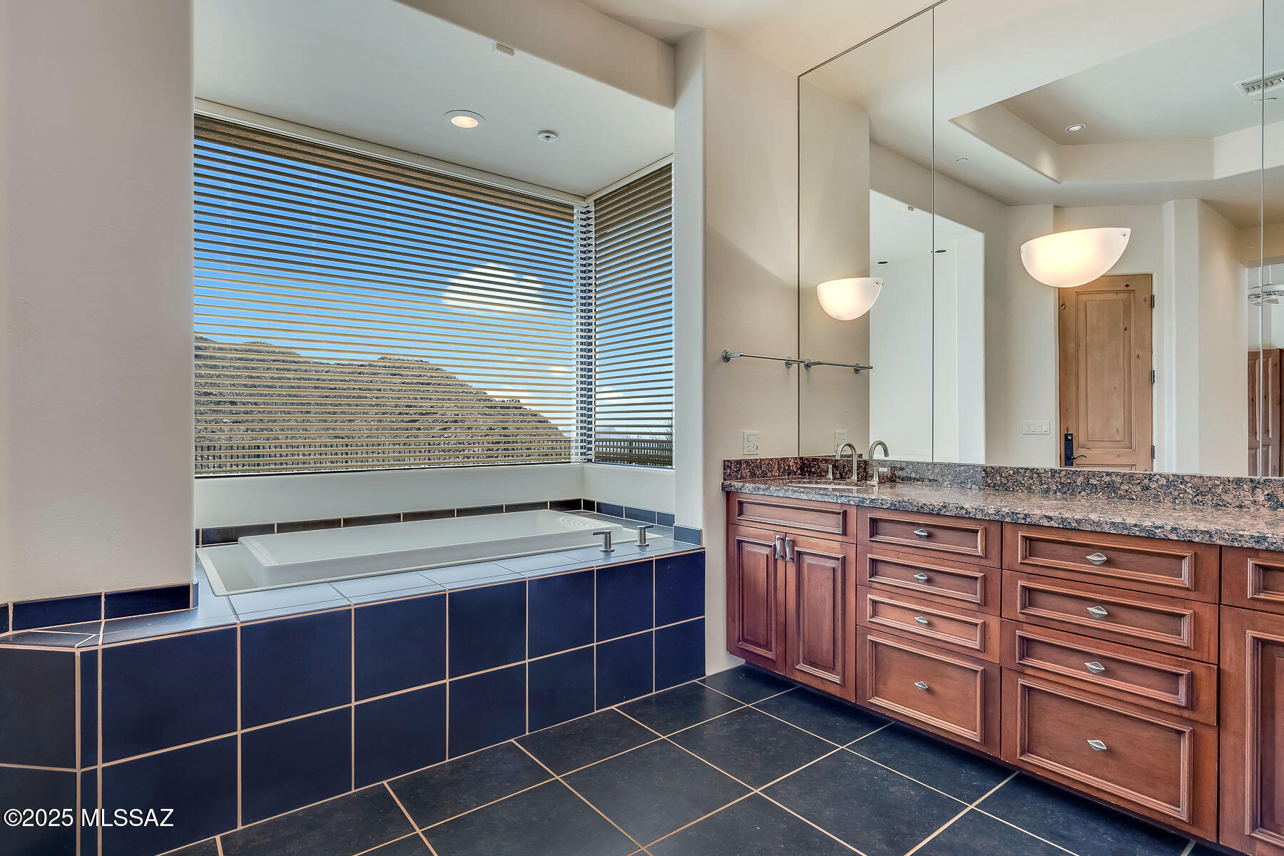 Canyon Pass II At Dove Mountain (49-110) - Residential
