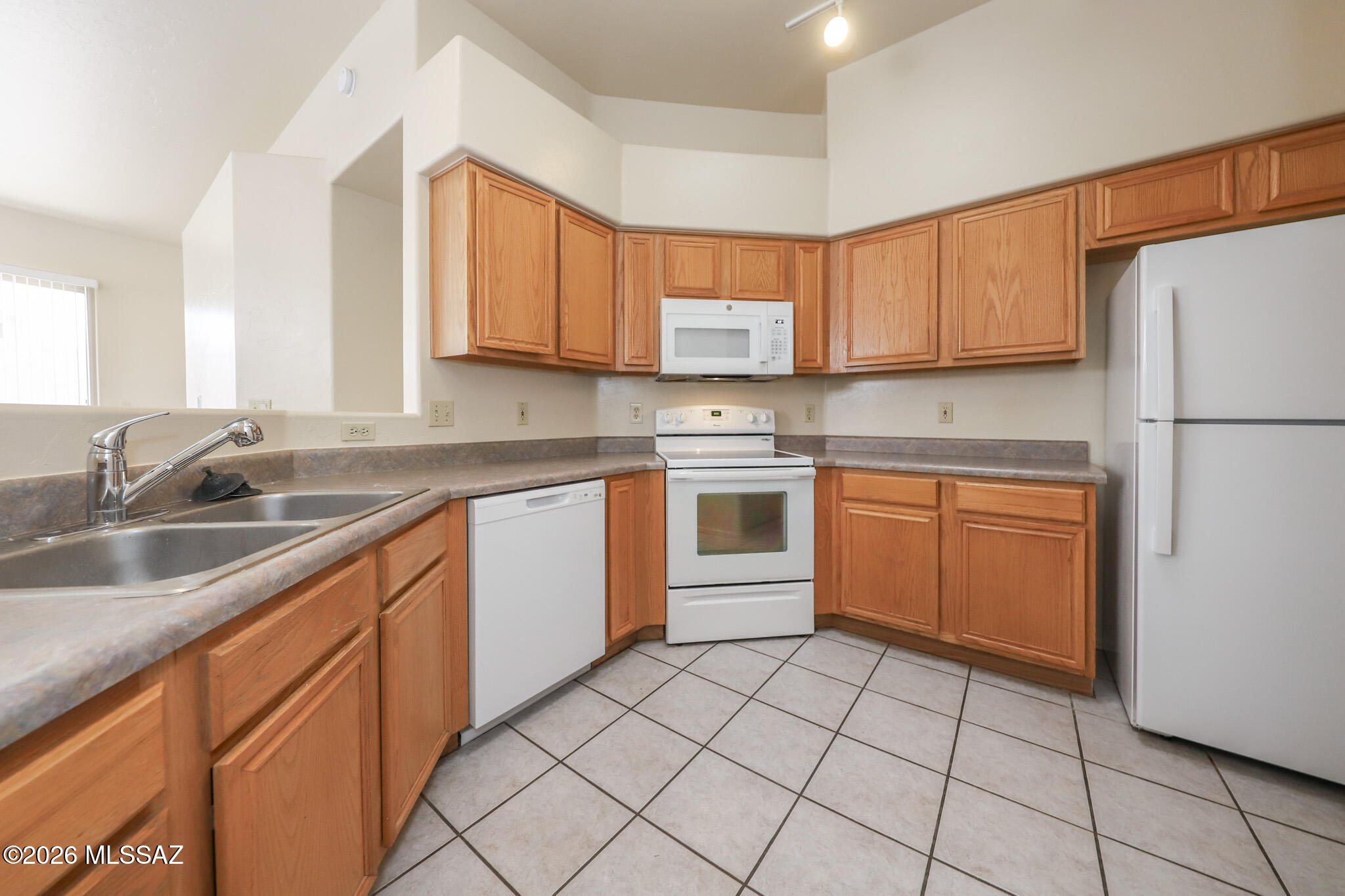 Rancho Esperero (1-343) - Residential Lease