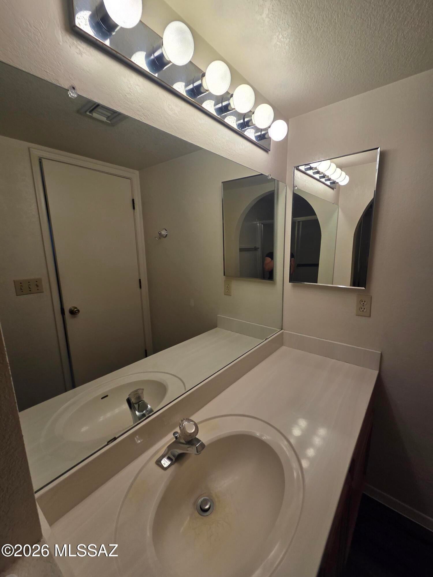 Eastpointe Estates (1-98) - Residential Lease