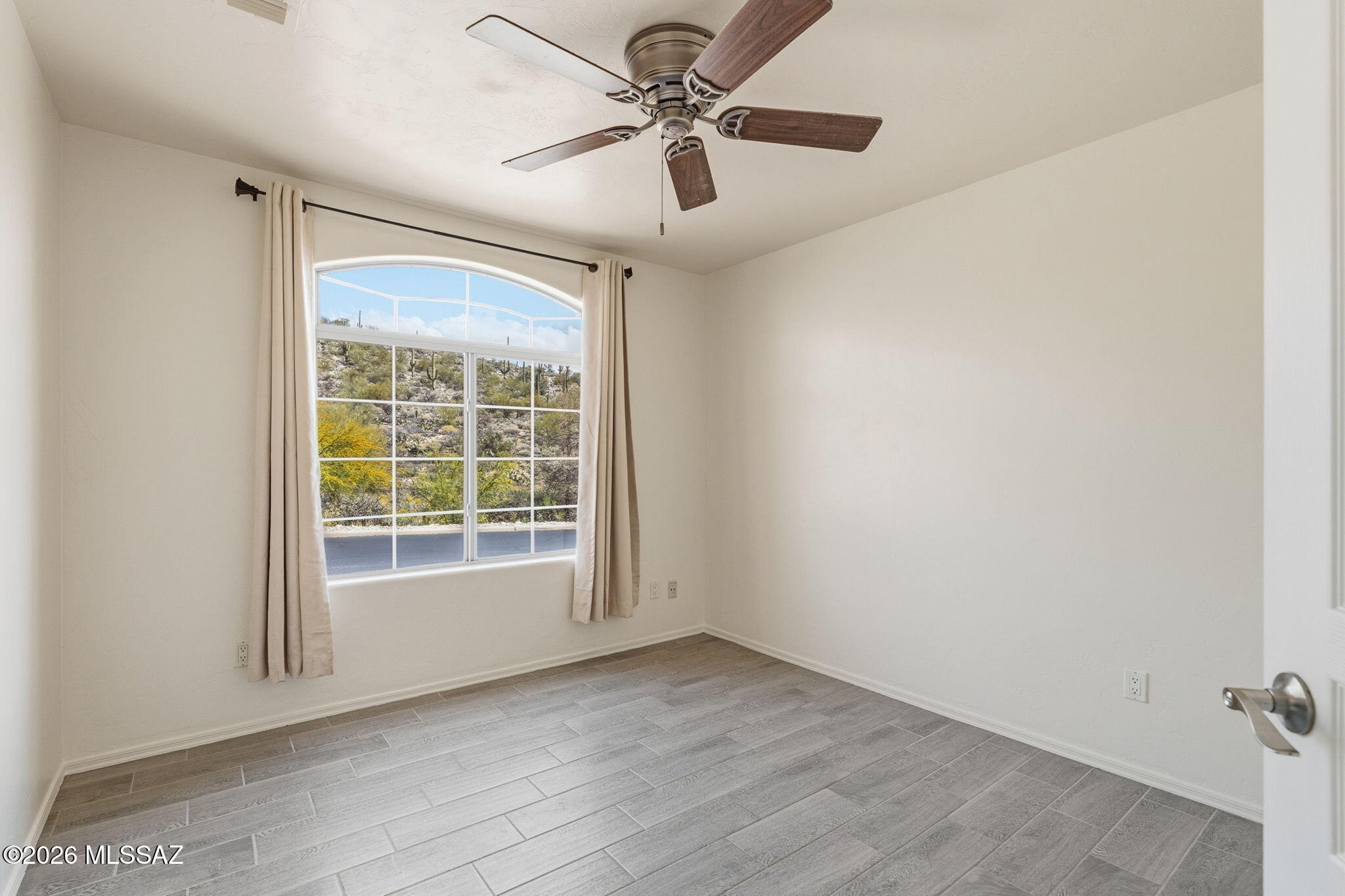 Sabino Mountain (1-290) - Residential