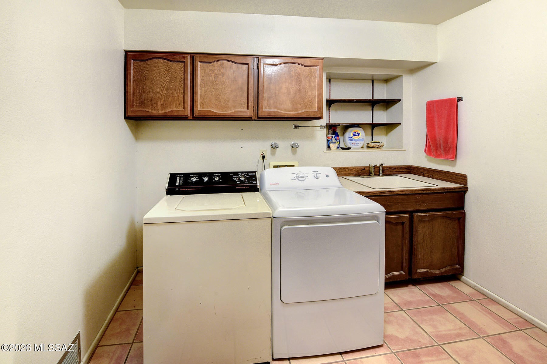 Tanque Verde Vista (1-26) - Residential