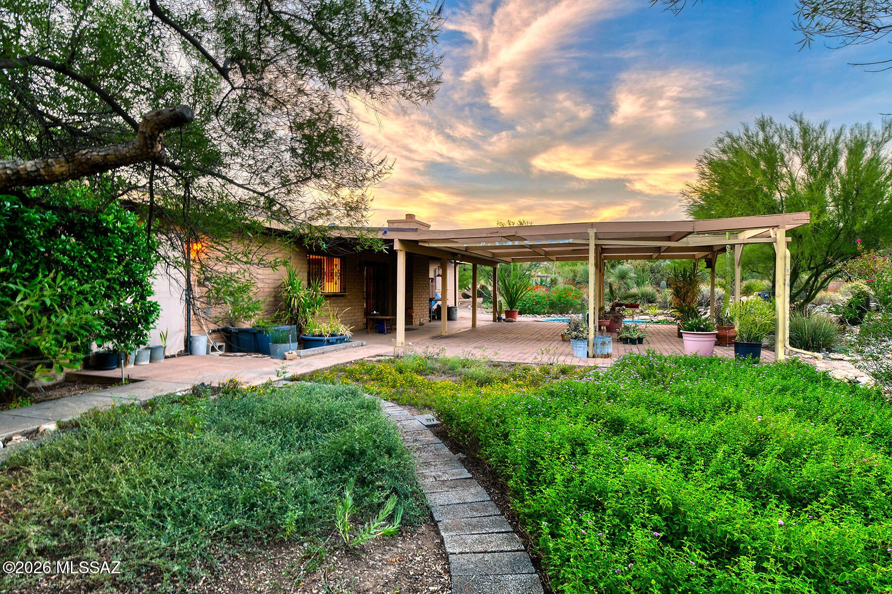 Tanque Verde Vista (1-26) - Residential