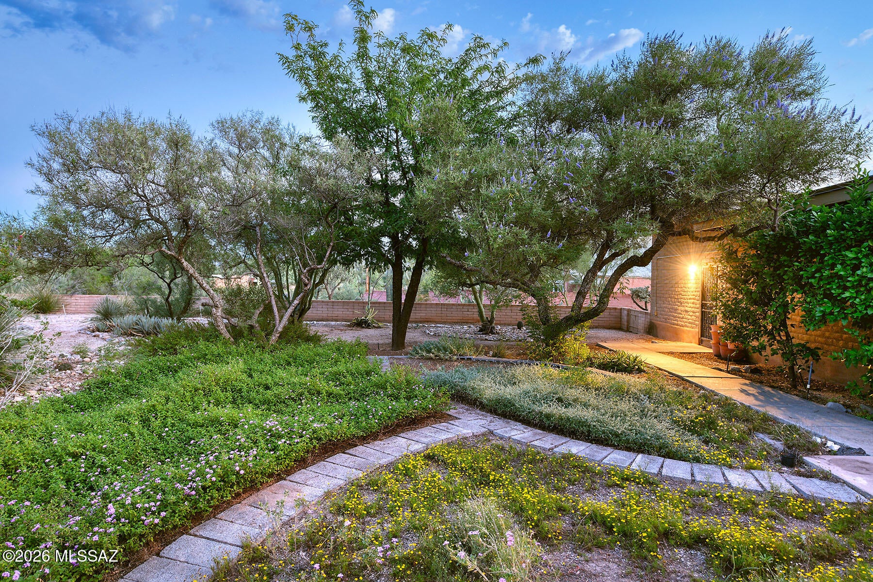 Tanque Verde Vista (1-26) - Residential