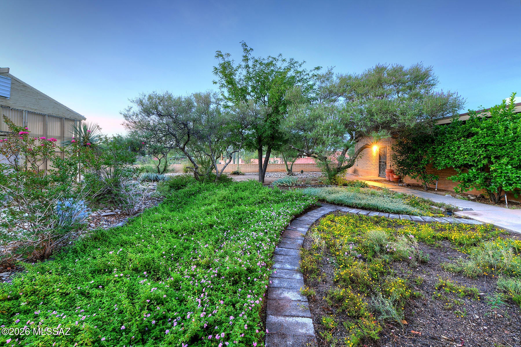 Tanque Verde Vista (1-26) - Residential