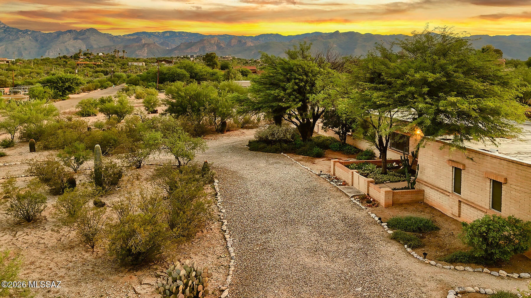 Tanque Verde Vista (1-26) - Residential