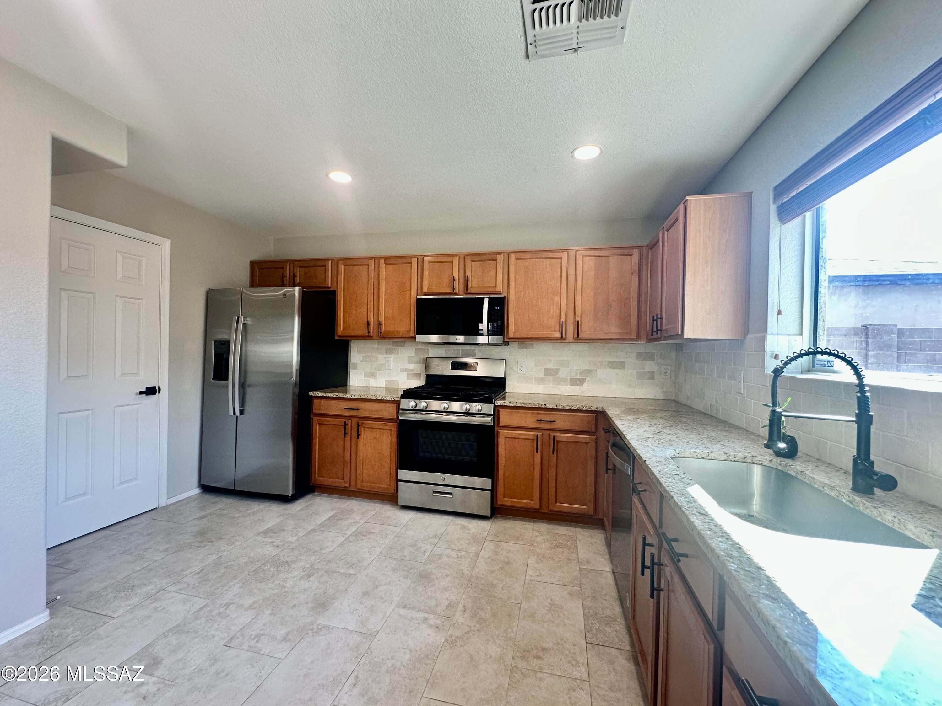 Rancho Del Lago (207-388) - Residential Lease