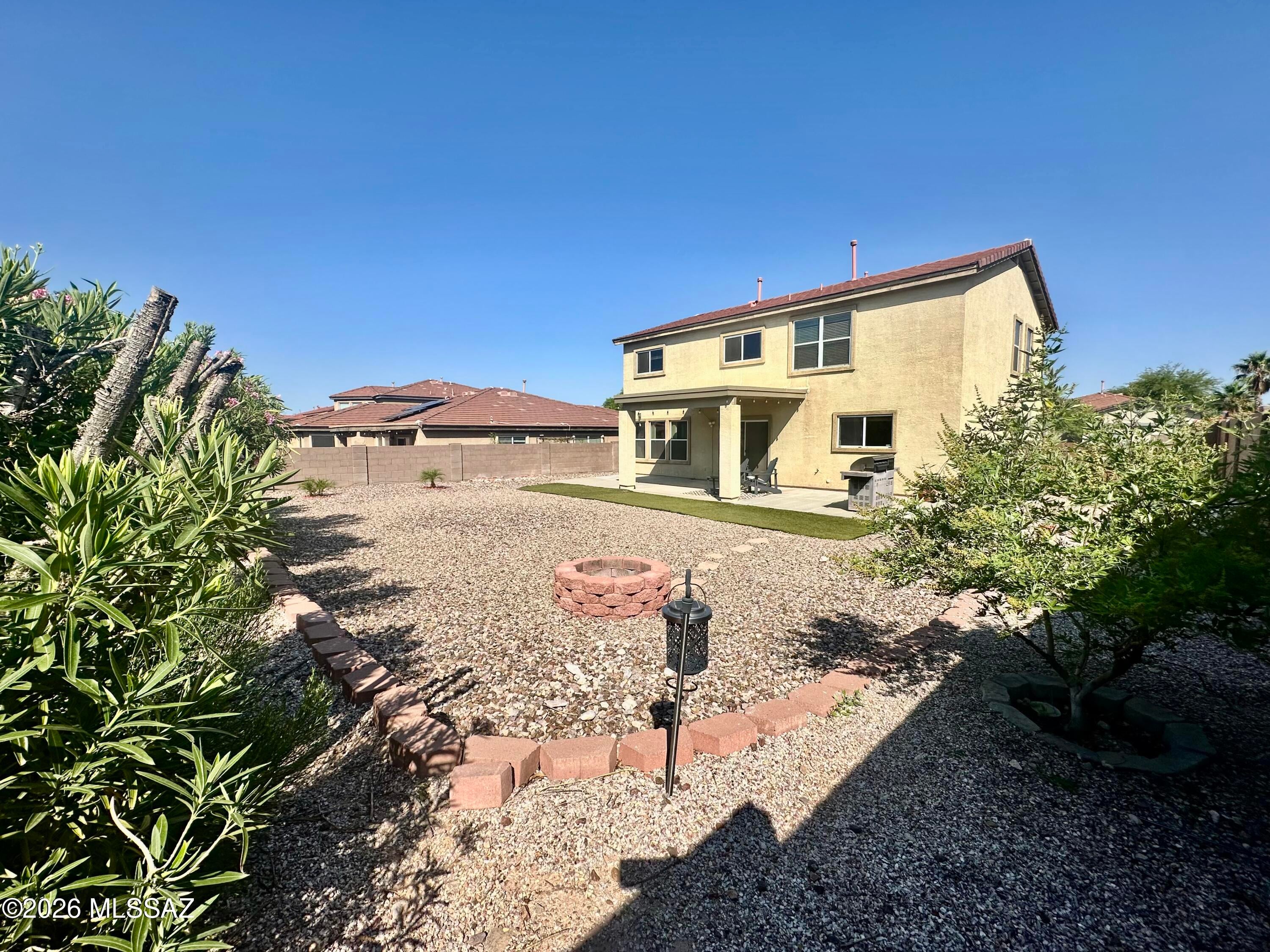 Rancho Del Lago (207-388) - Residential Lease