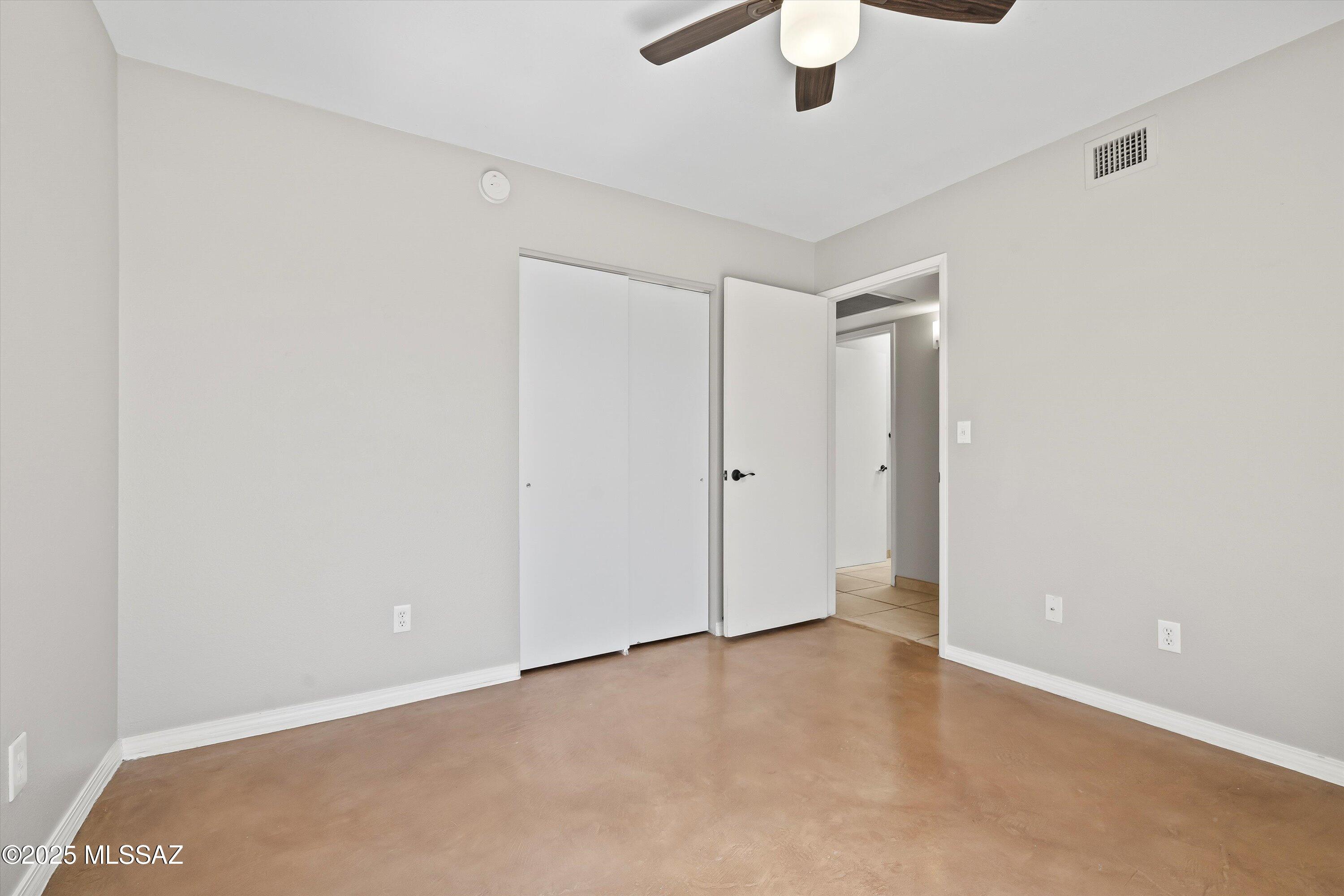 Roger Ln Pl Twnhms. (1-16) - Residential Lease