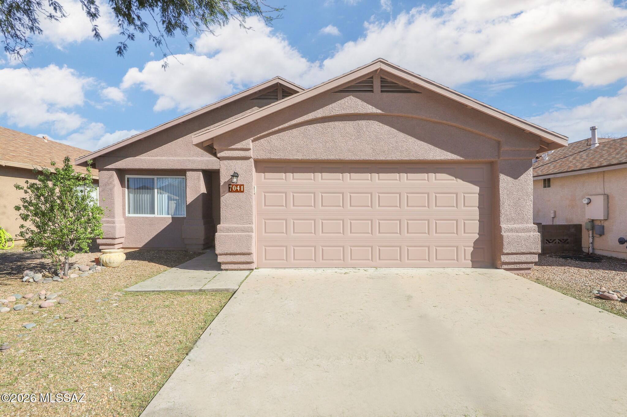 Rincon Aviador (1-120) - Residential Lease