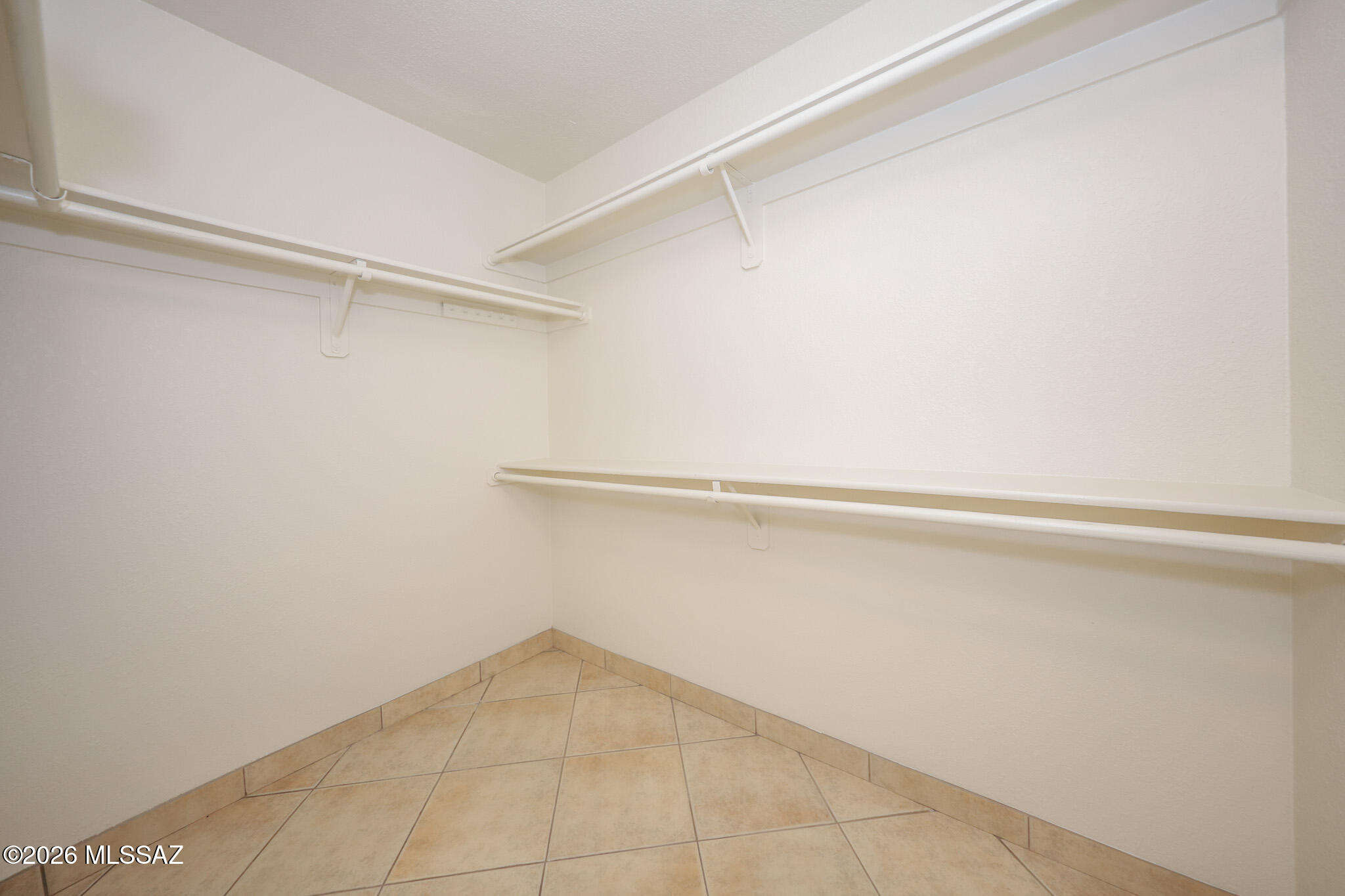 Rincon Aviador (1-120) - Residential Lease