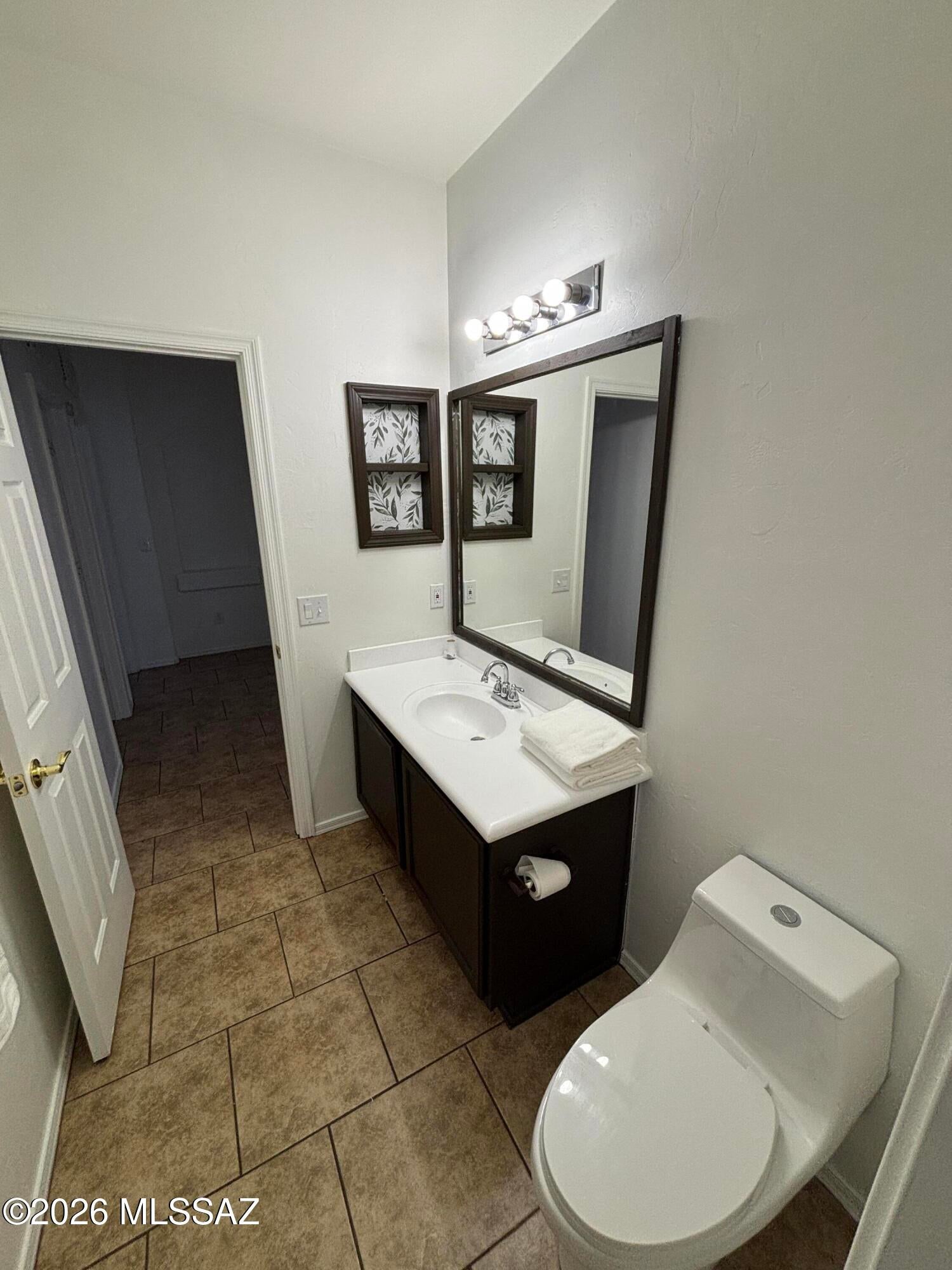 Presidio Del Sol (1-111) - Residential Lease