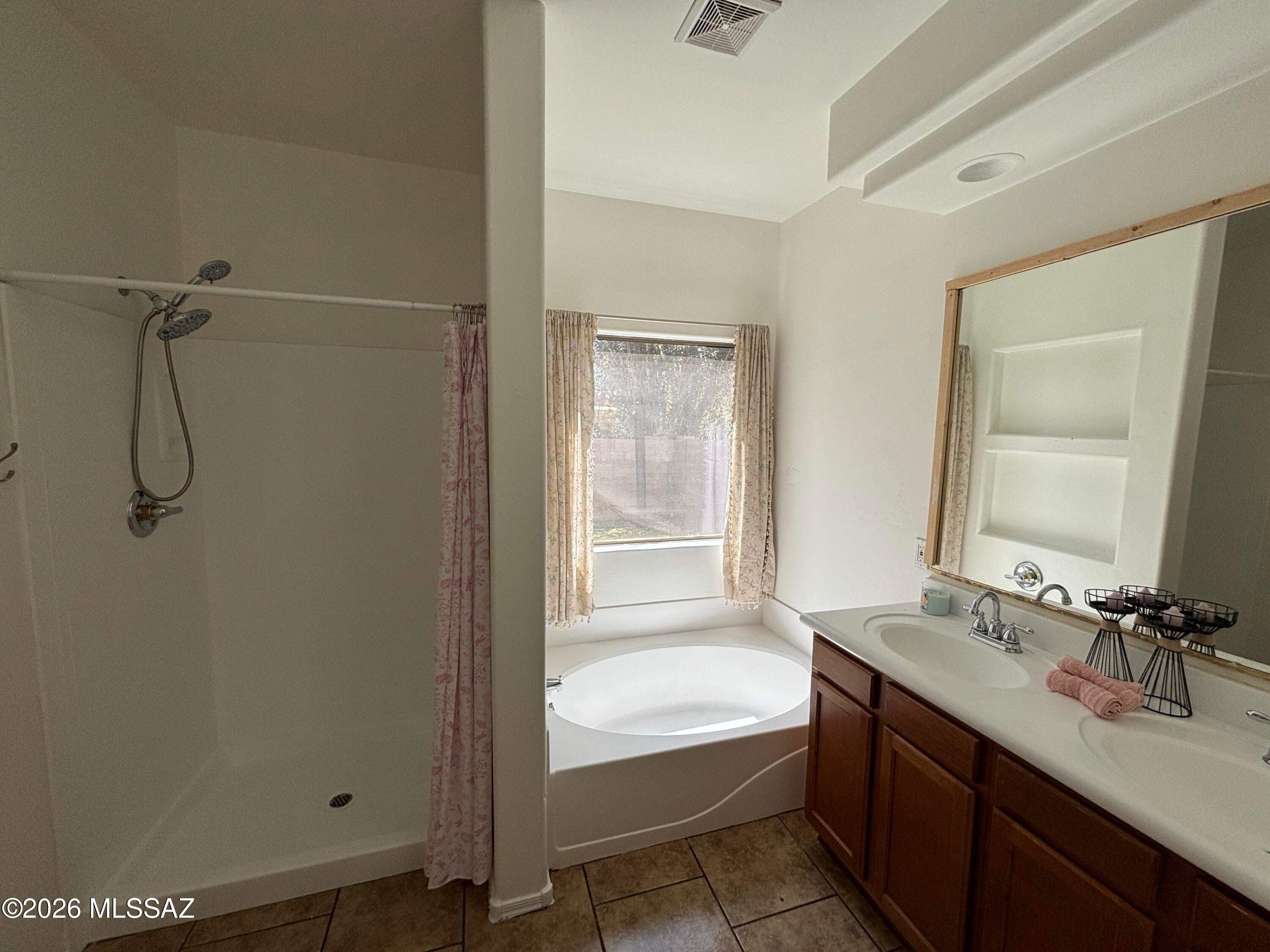 Presidio Del Sol (1-111) - Residential Lease