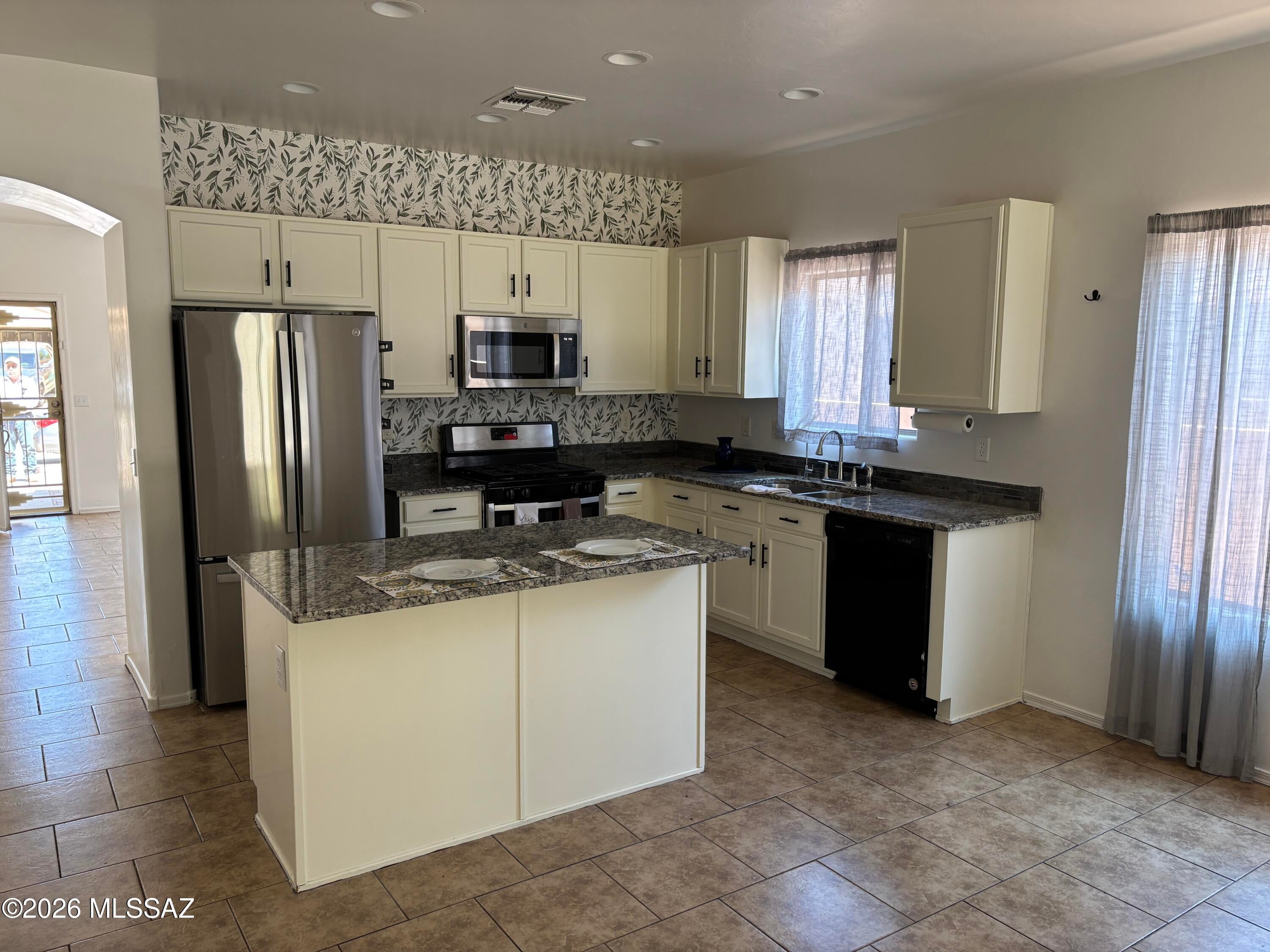 Presidio Del Sol (1-111) - Residential Lease