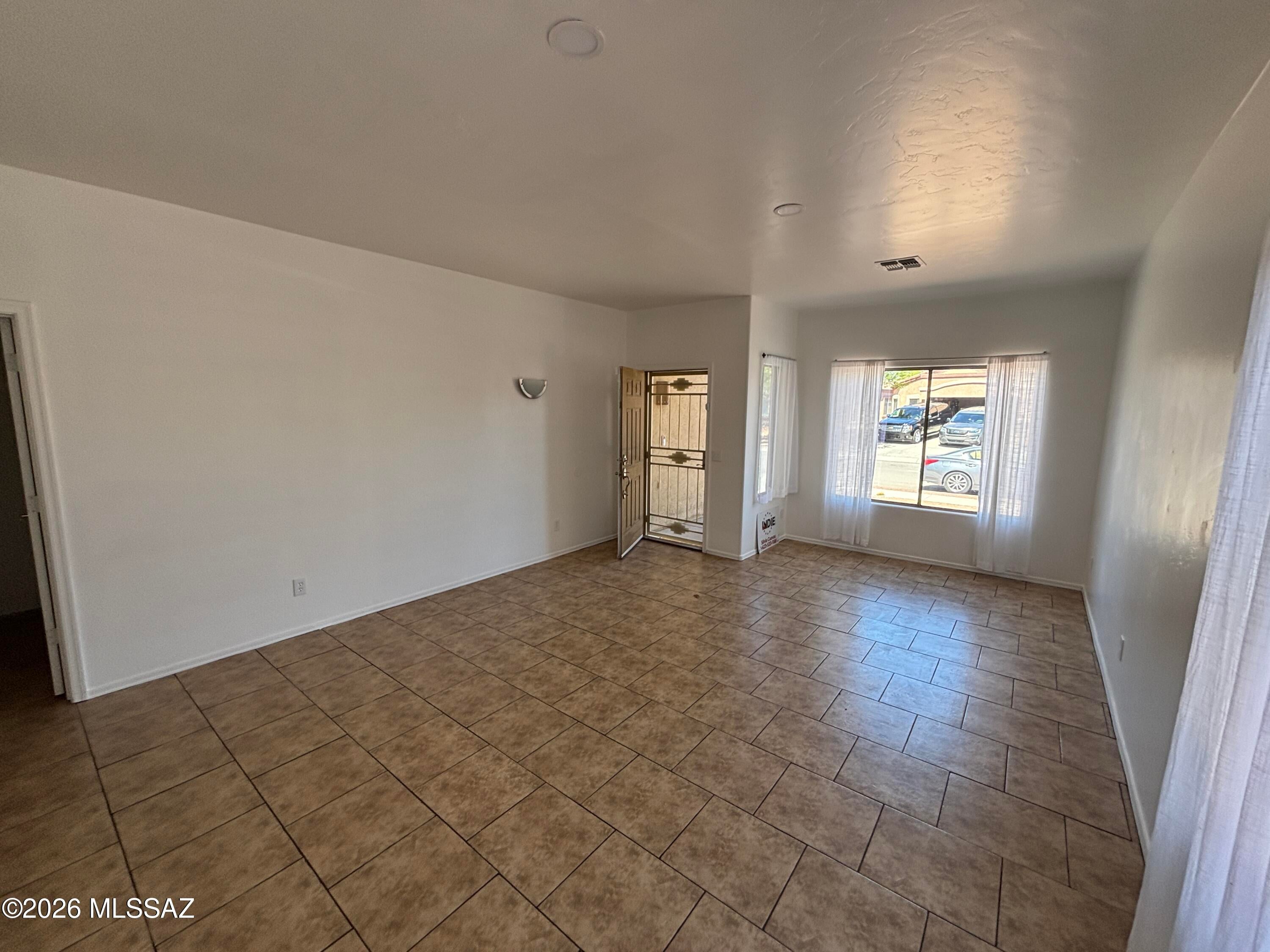 Presidio Del Sol (1-111) - Residential Lease