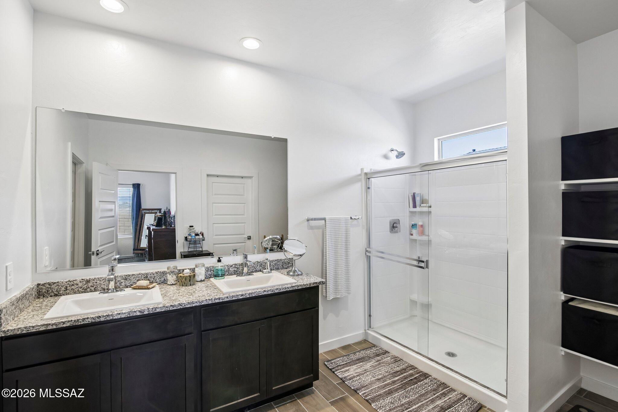 New Tucson Unit NO. 8 (1-455) - Residential Lease