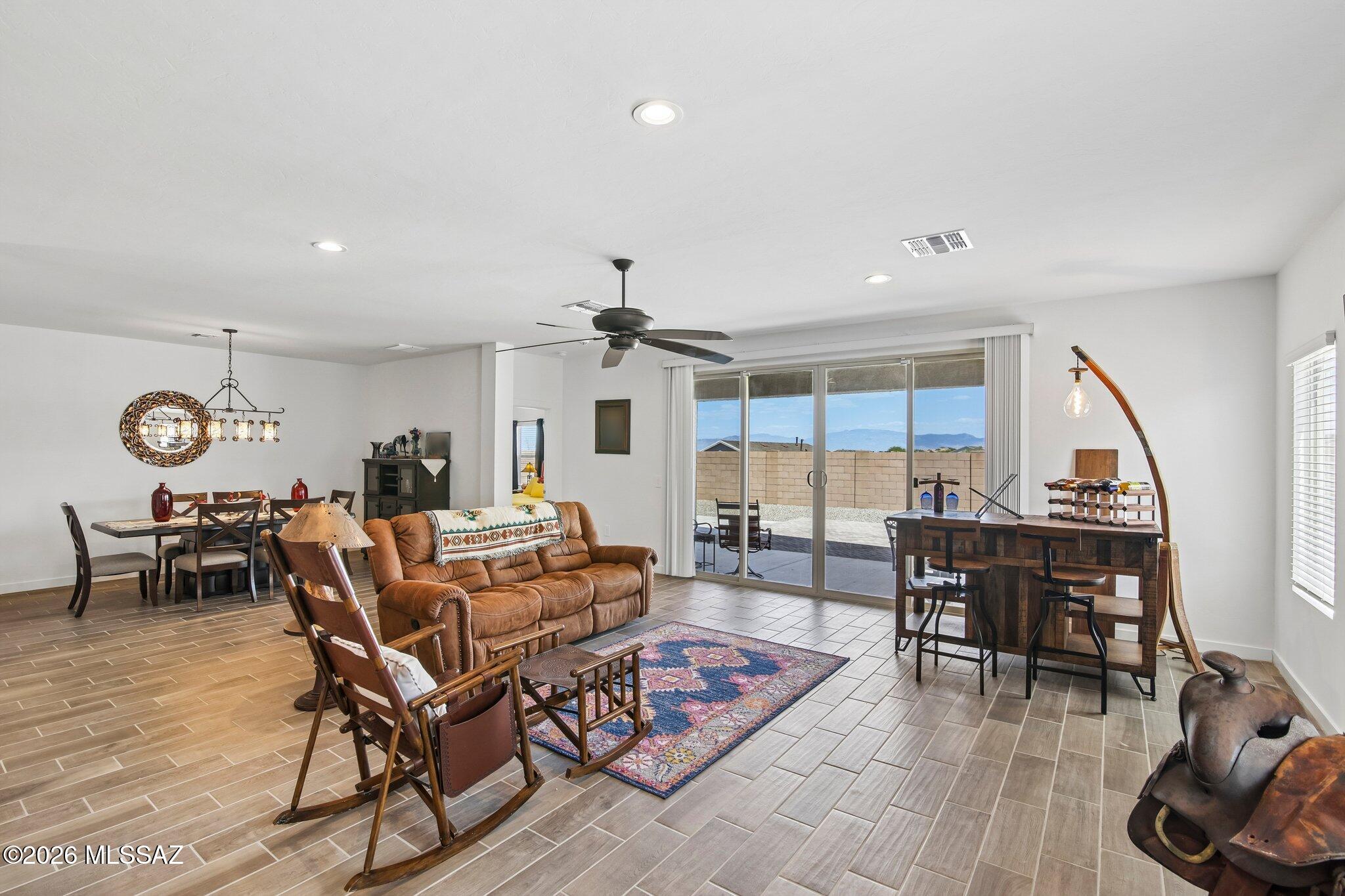 New Tucson Unit NO. 8 (1-455) - Residential Lease
