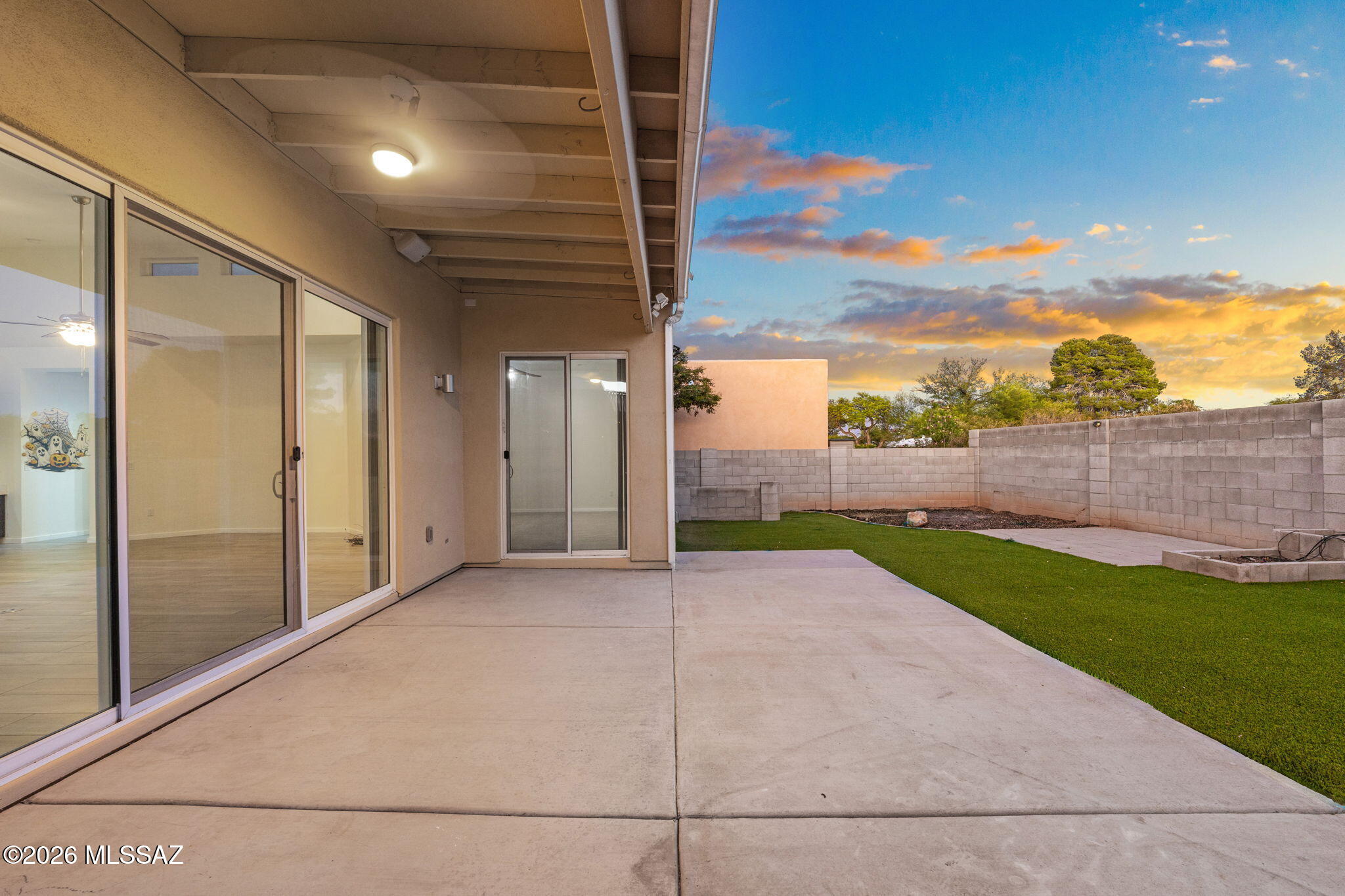 Elementary Place SQ20163230723 - Residential