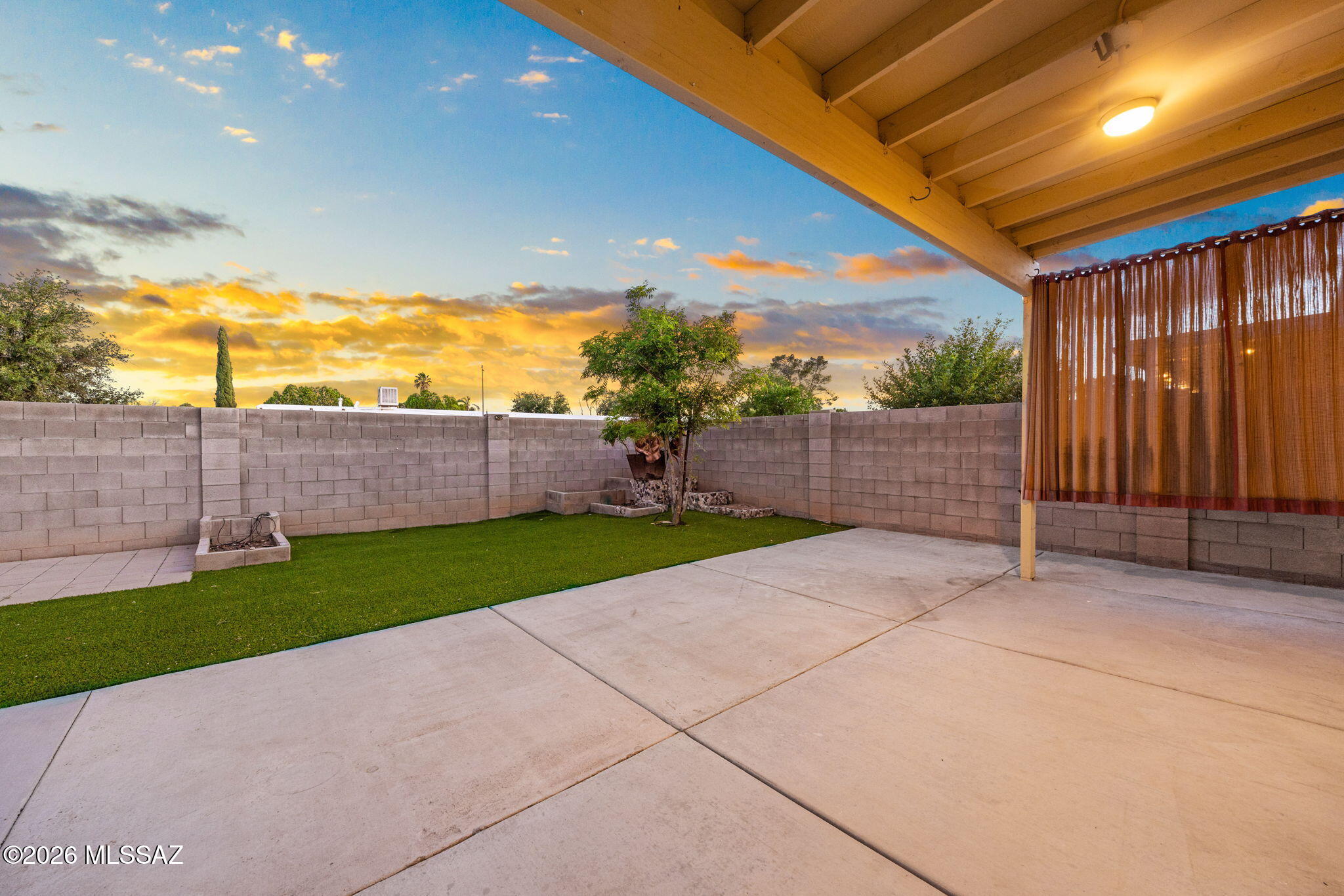 Elementary Place SQ20163230723 - Residential