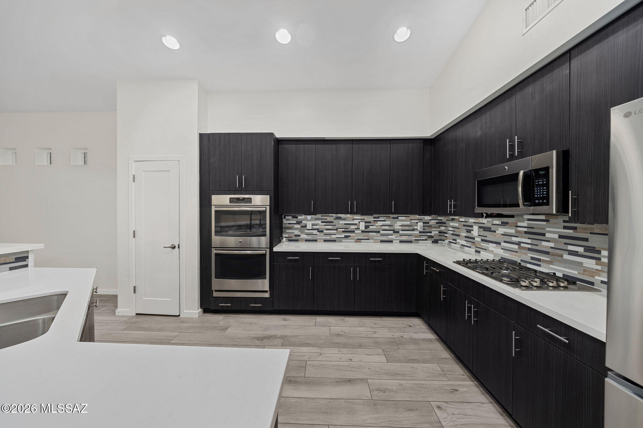 Elementary Place SQ20163230723 - Residential