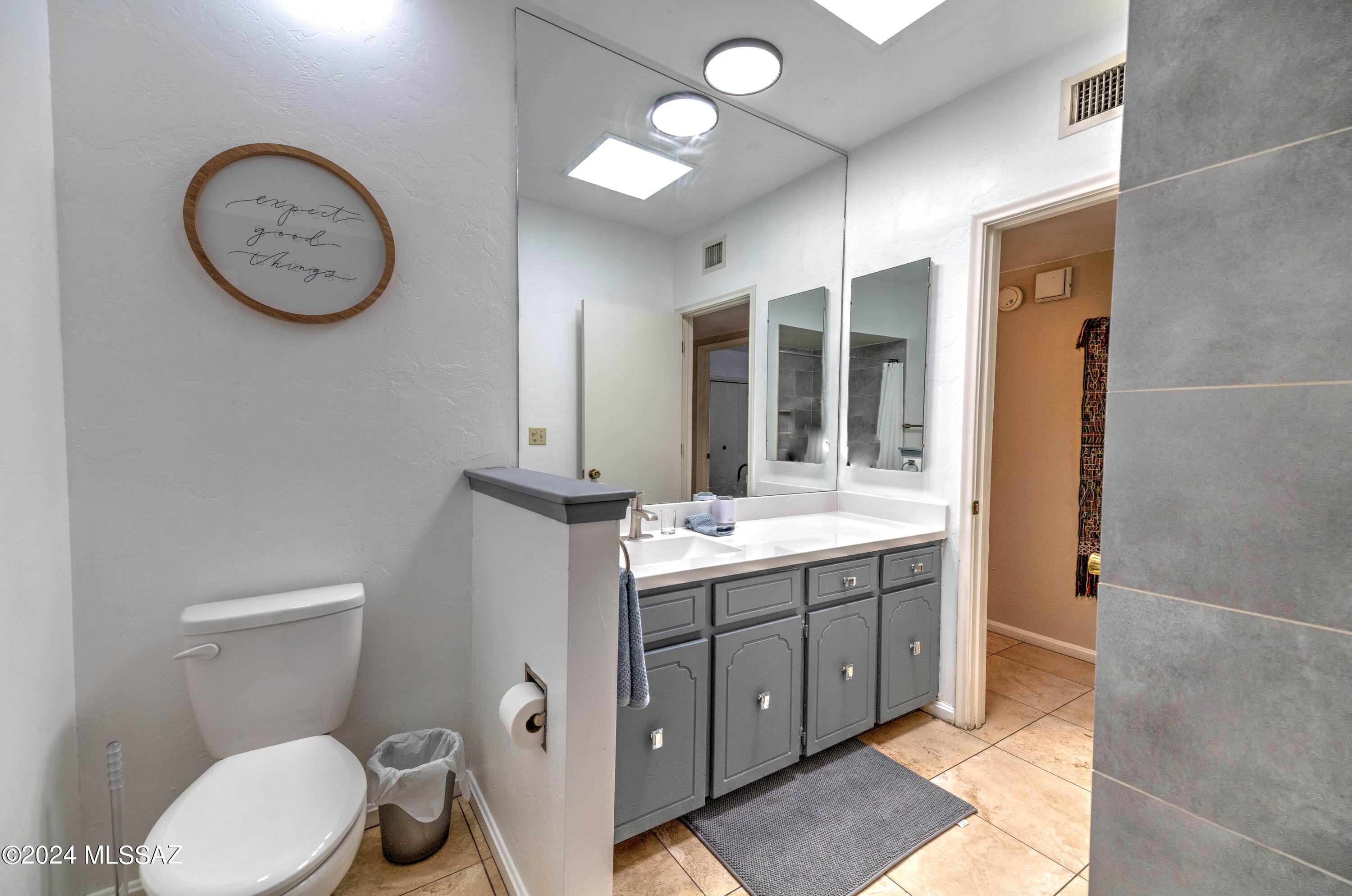 Colonia Verde Plaza - Residential Lease