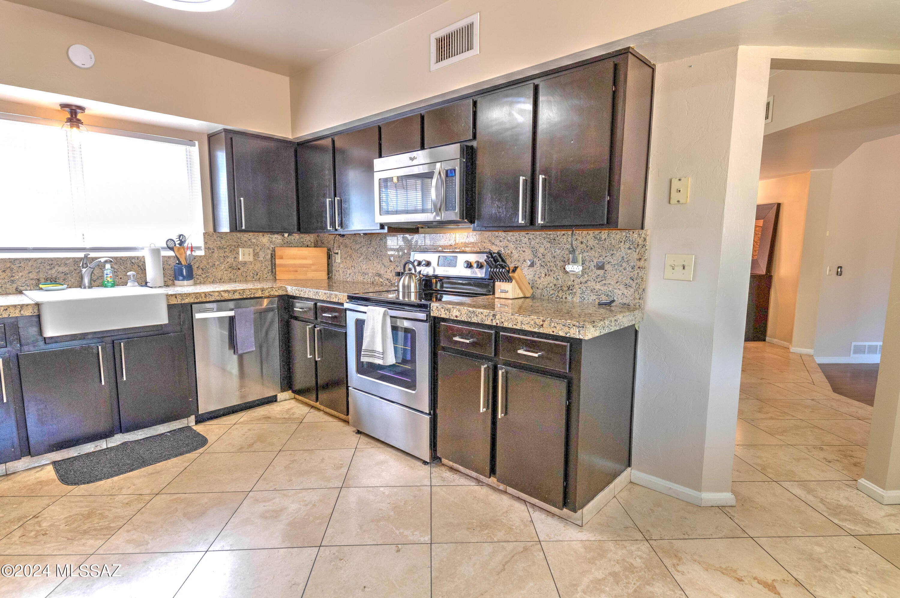 Colonia Verde Plaza - Residential Lease