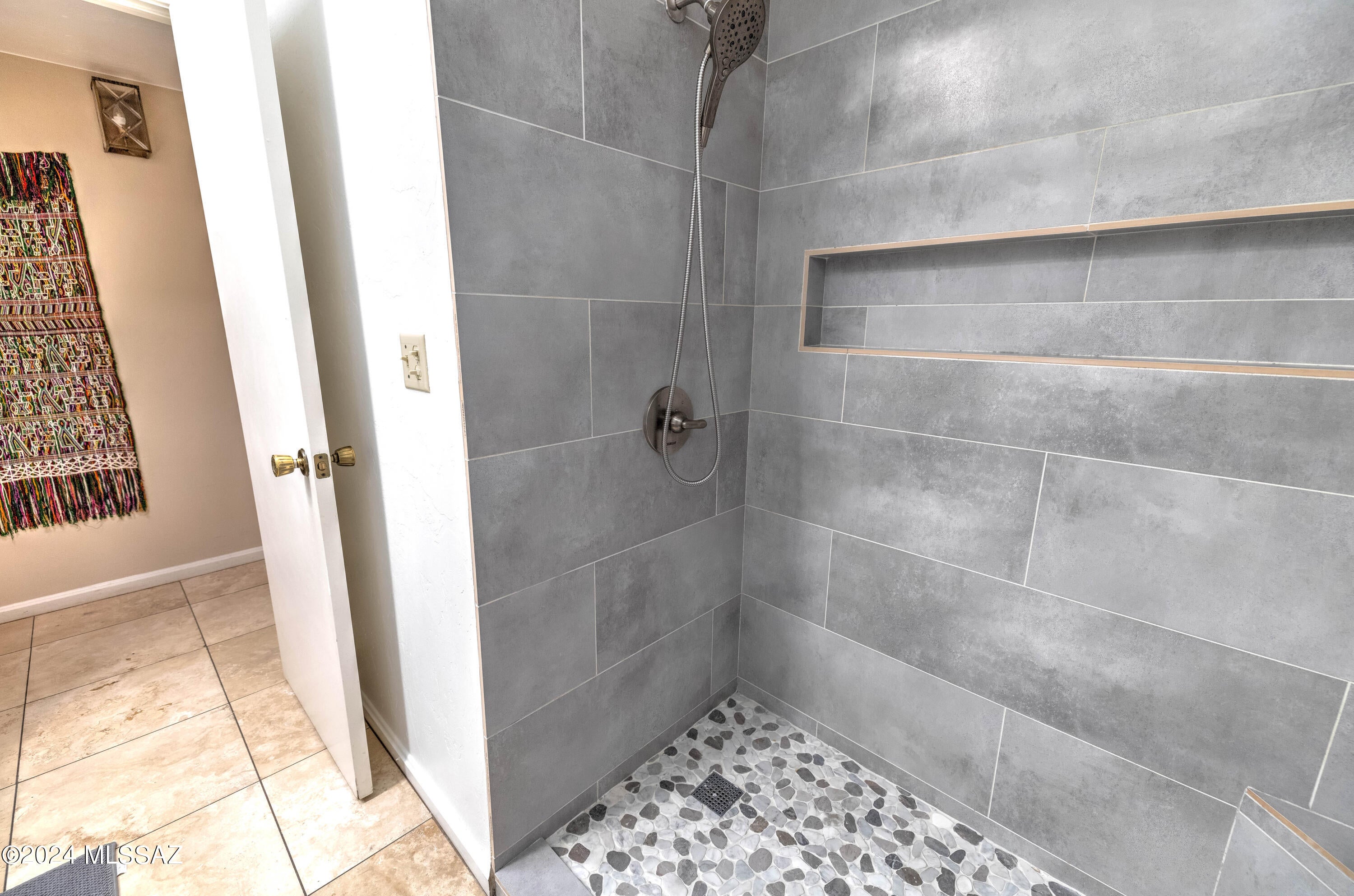 Colonia Verde Plaza - Residential Lease