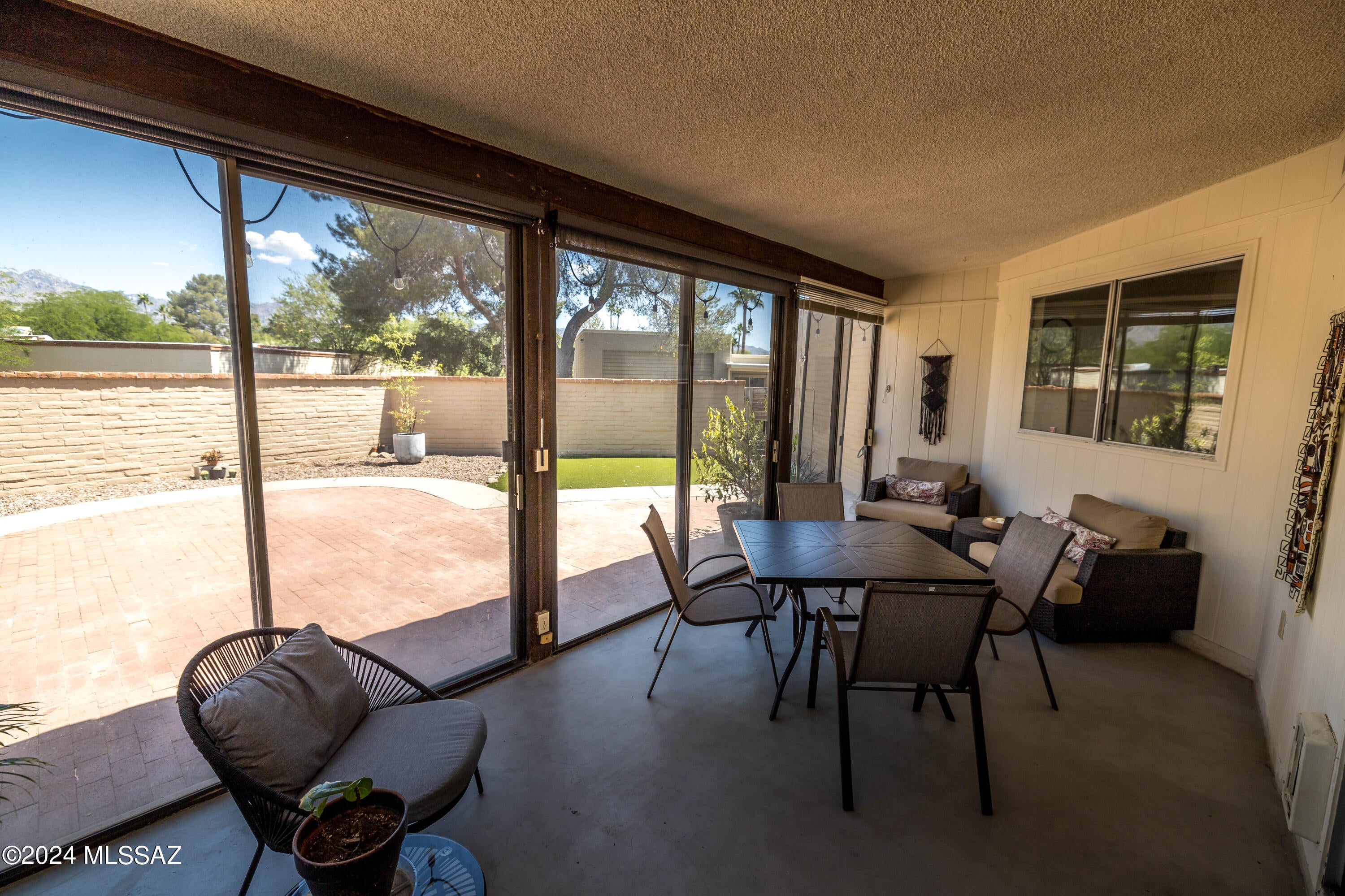 Colonia Verde Plaza - Residential Lease