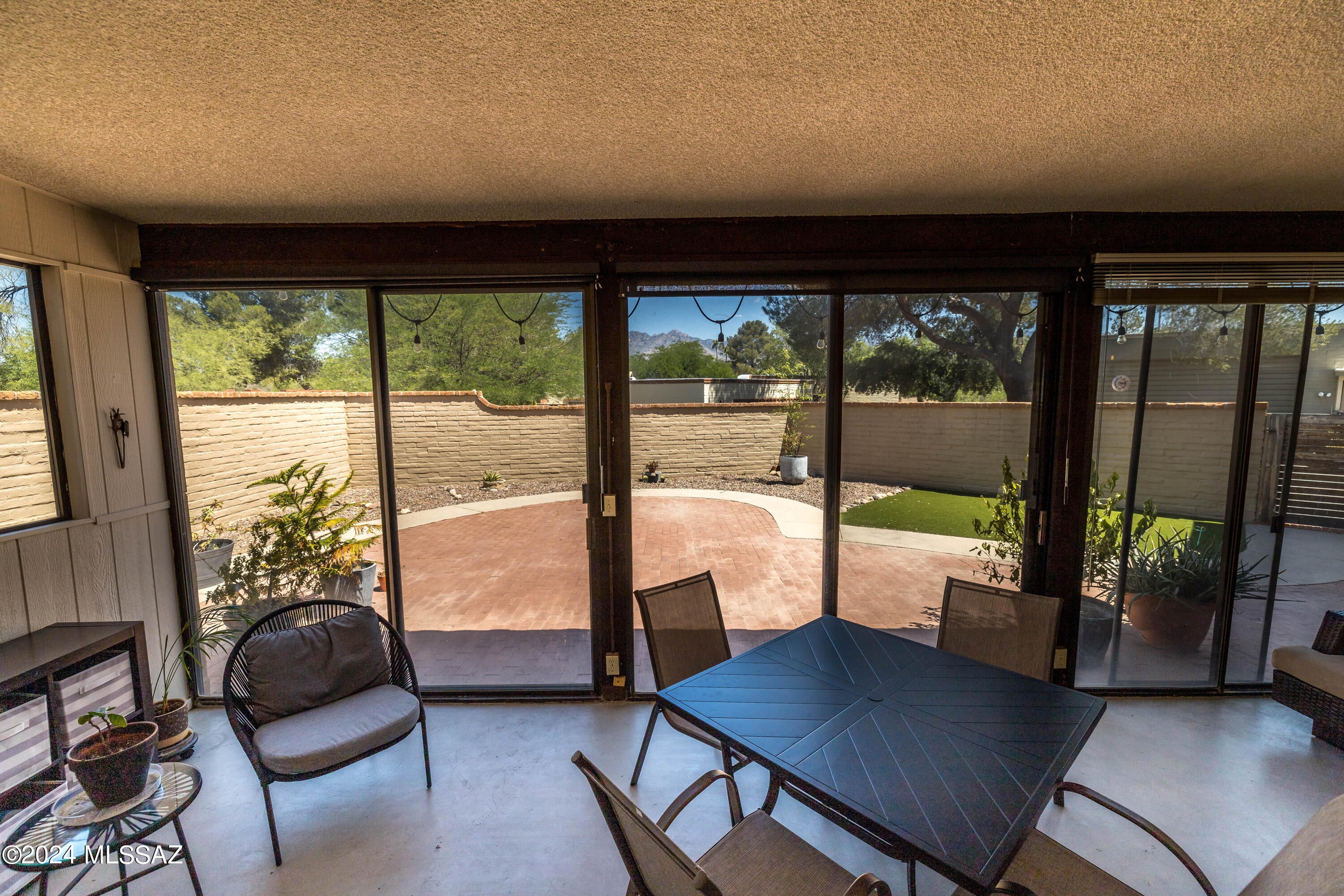 Colonia Verde Plaza - Residential Lease