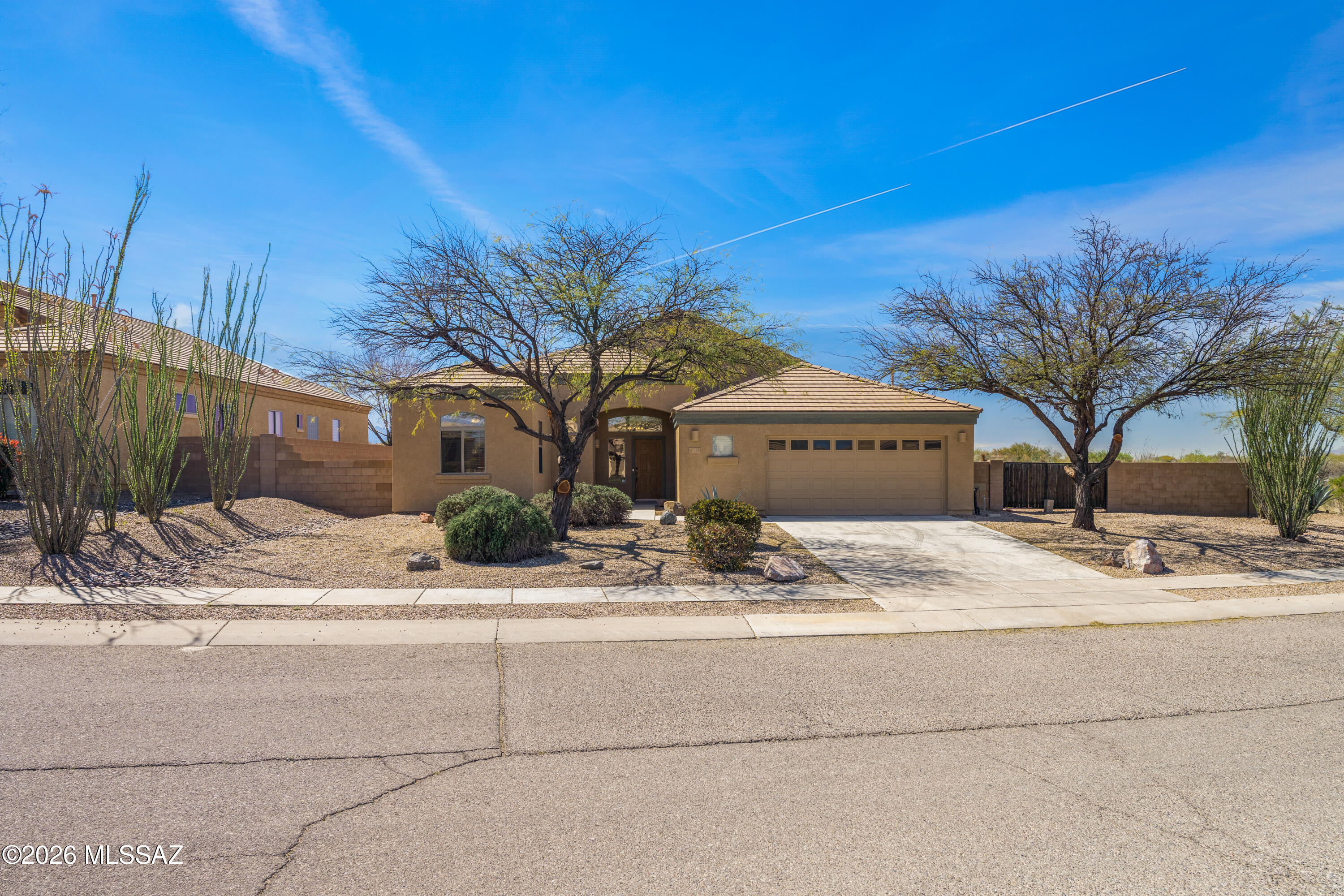 New Tucson Unit NO. 8 (1-455) - Residential Lease