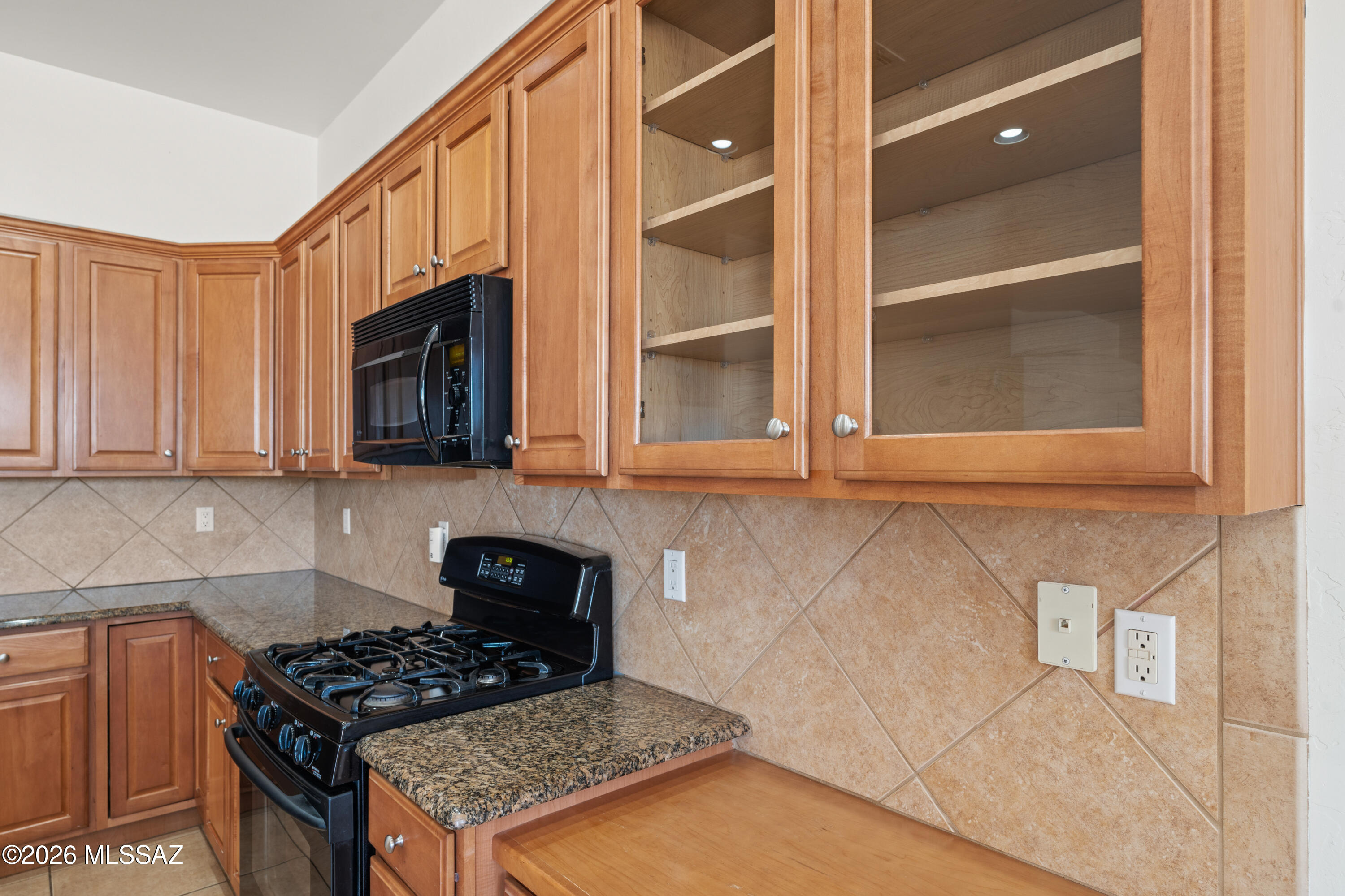 New Tucson Unit NO. 8 (1-455) - Residential Lease