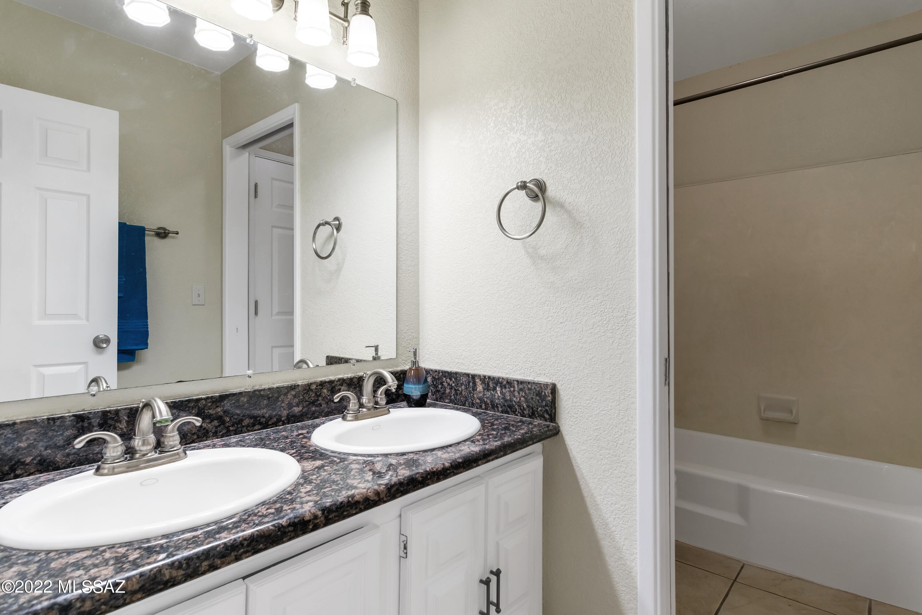 Golden West Villas (Amended) (1-50) - Residential Lease