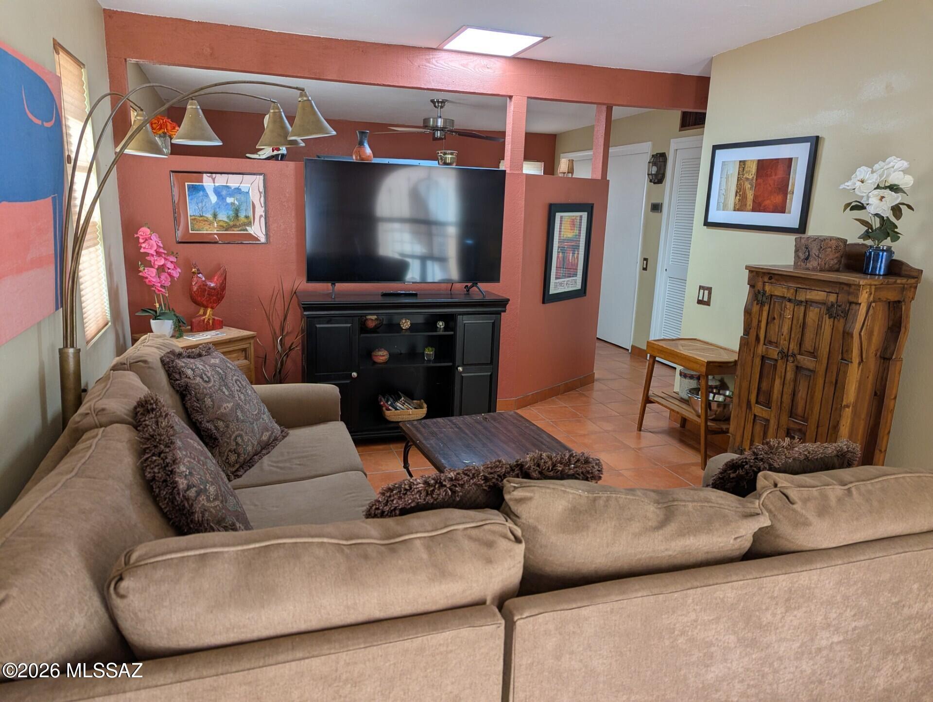 Winter time or year round this cute resort home has all you need. Don't stress out looking for a rental for next winter just buy this one. Located close to the pool it has tile floors, an updated kitchen, skylights to let in all the light and a real southwest vibe. All kinds of shops are just around the corner for your convenience so don't miss out on this one.