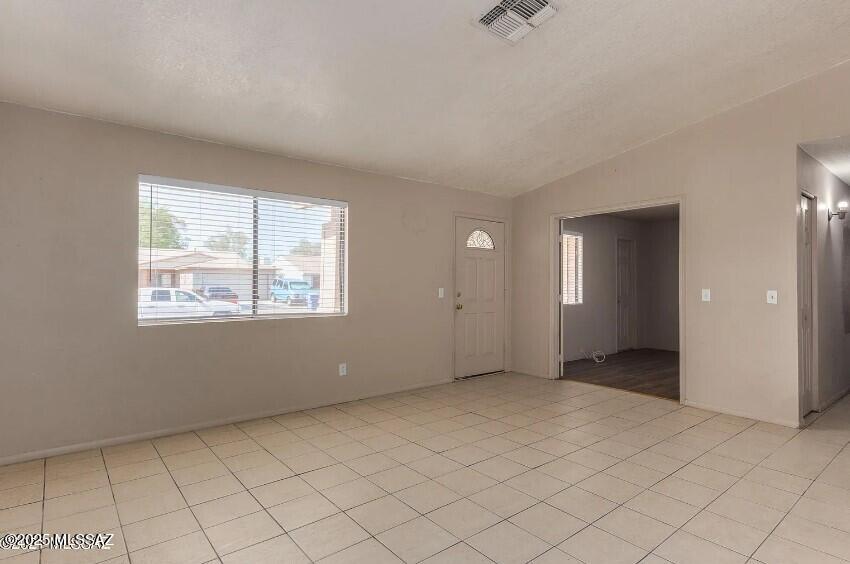 Oak Tree at Midvale (520-620) - Residential Lease